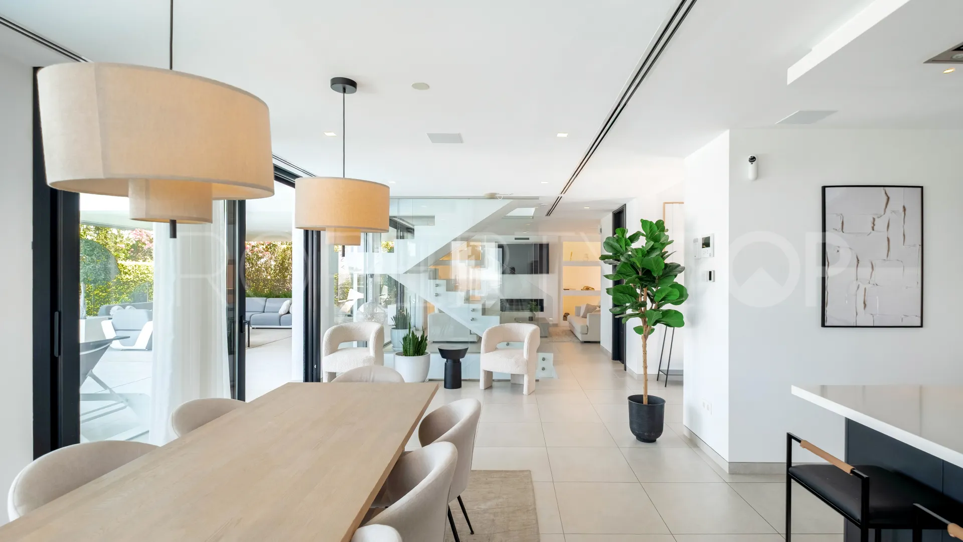 Comprar villa en Nueva Andalucia de 5 dormitorios