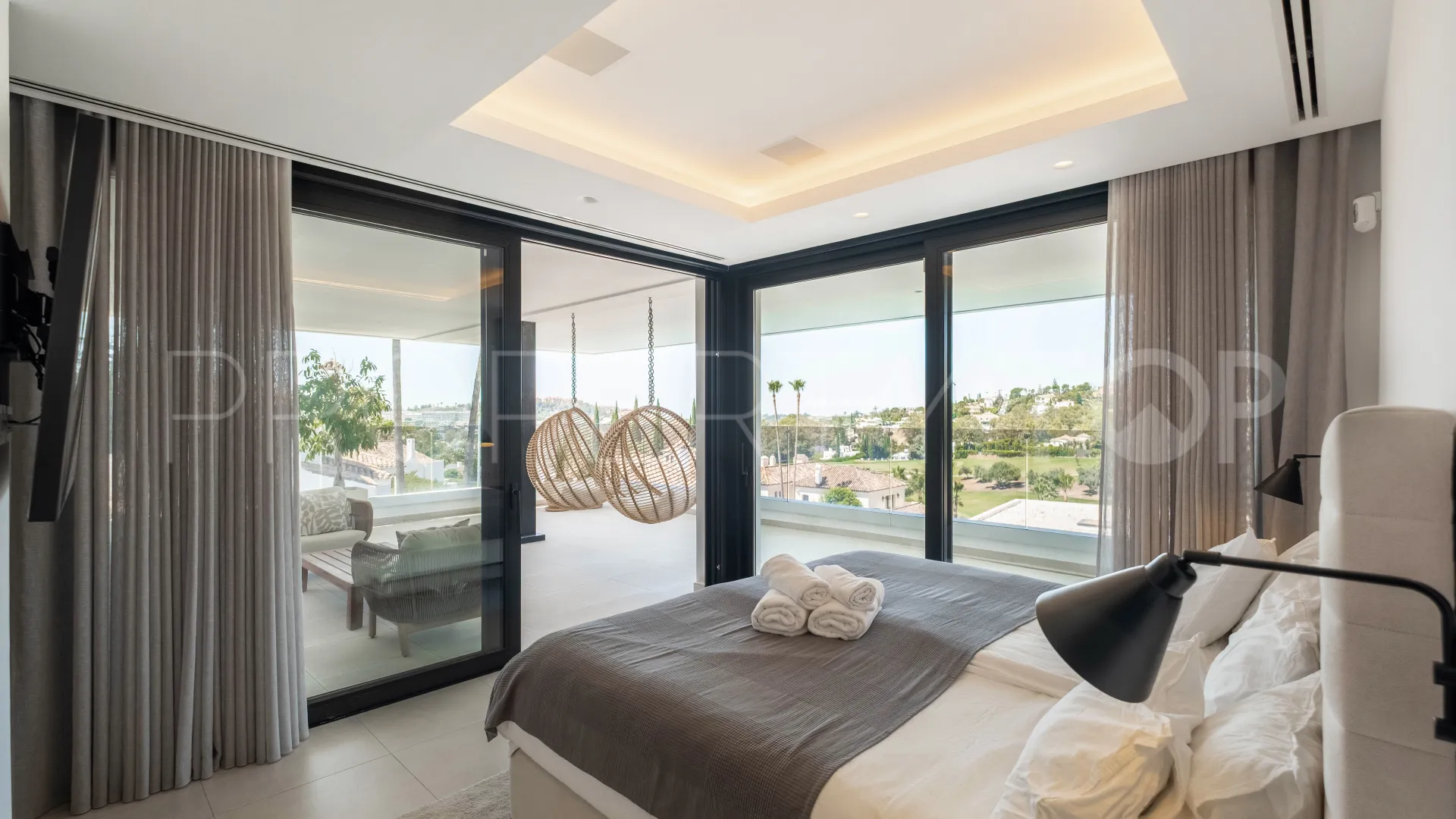 Comprar villa en Nueva Andalucia de 5 dormitorios