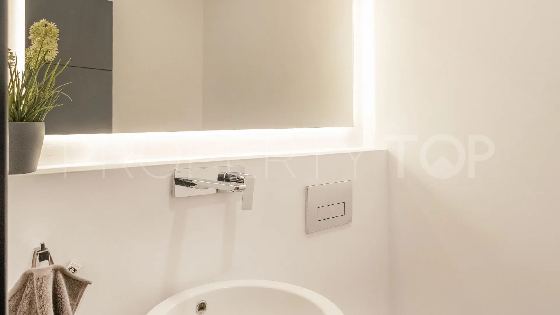 Comprar villa en Nueva Andalucia de 5 dormitorios