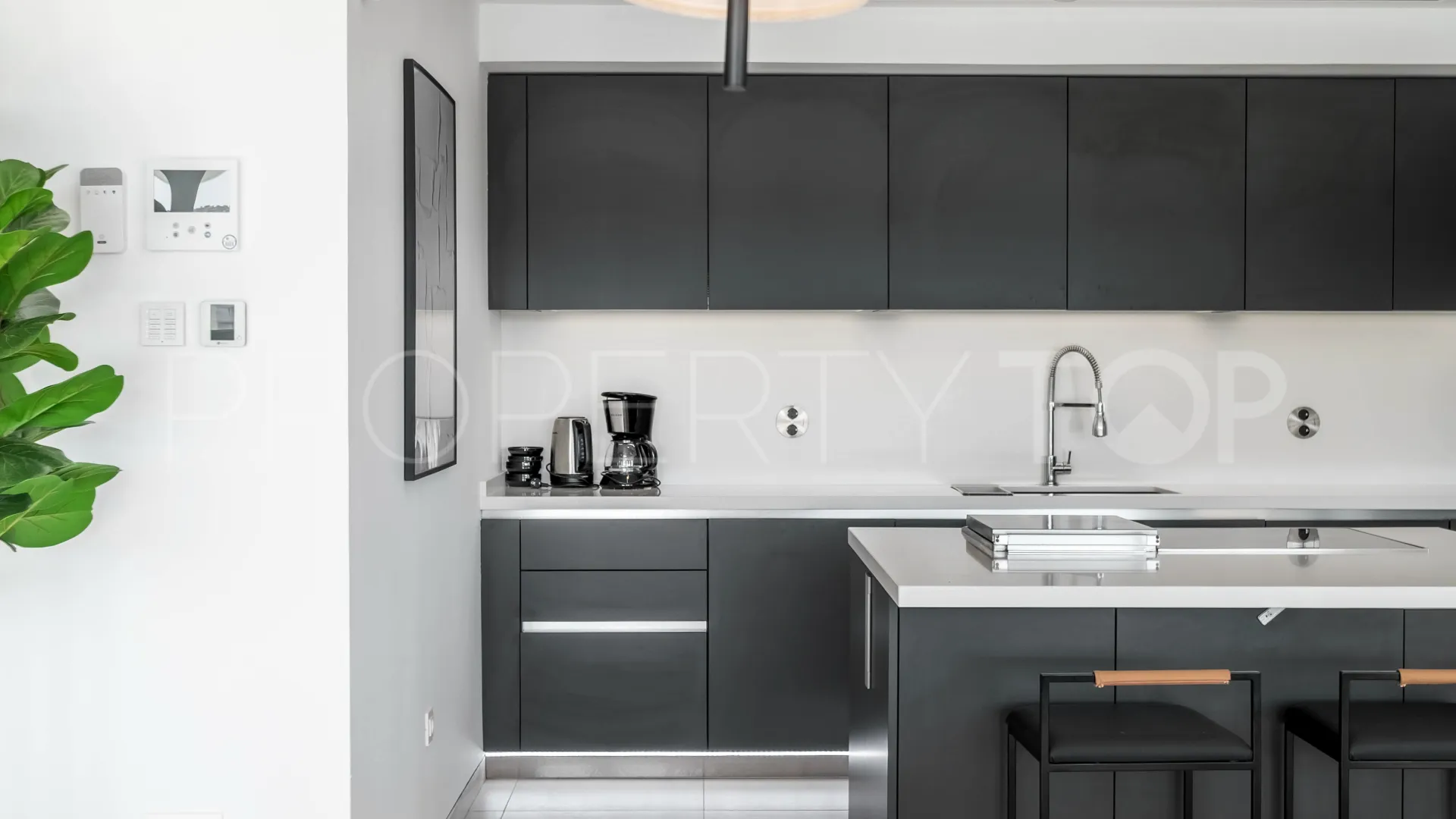 Comprar villa en Nueva Andalucia de 5 dormitorios
