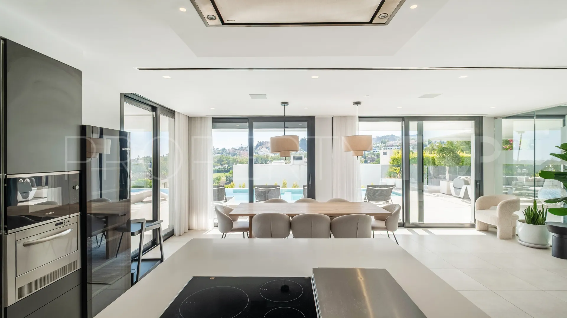 Comprar villa en Nueva Andalucia de 5 dormitorios