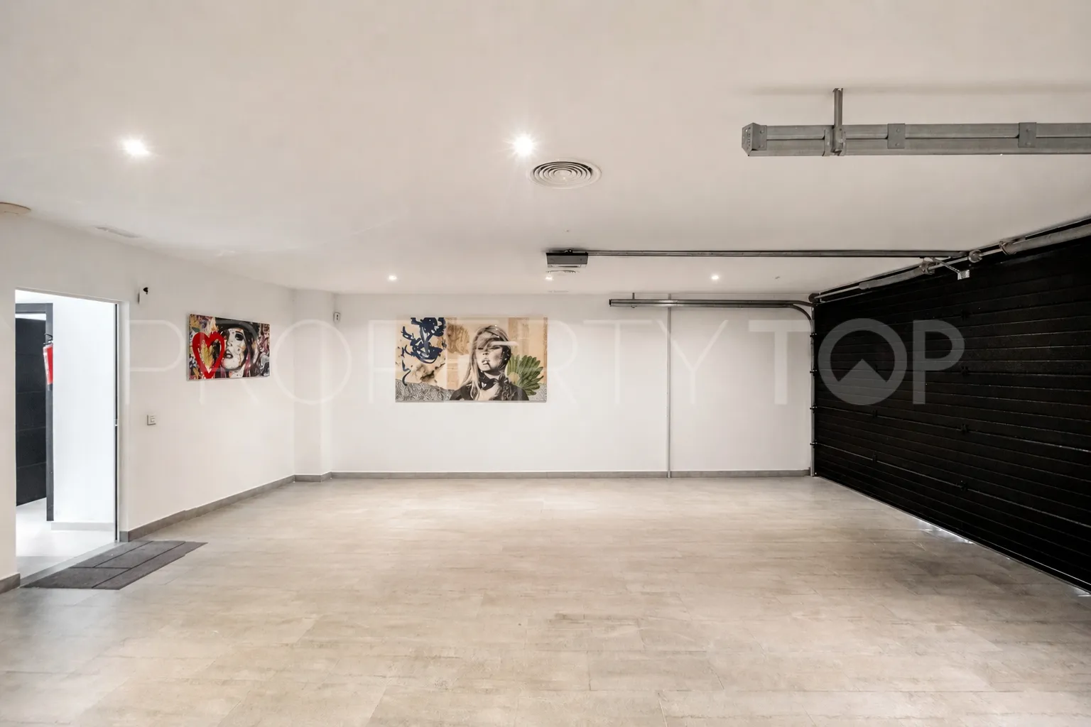 Comprar villa en Nueva Andalucia de 5 dormitorios
