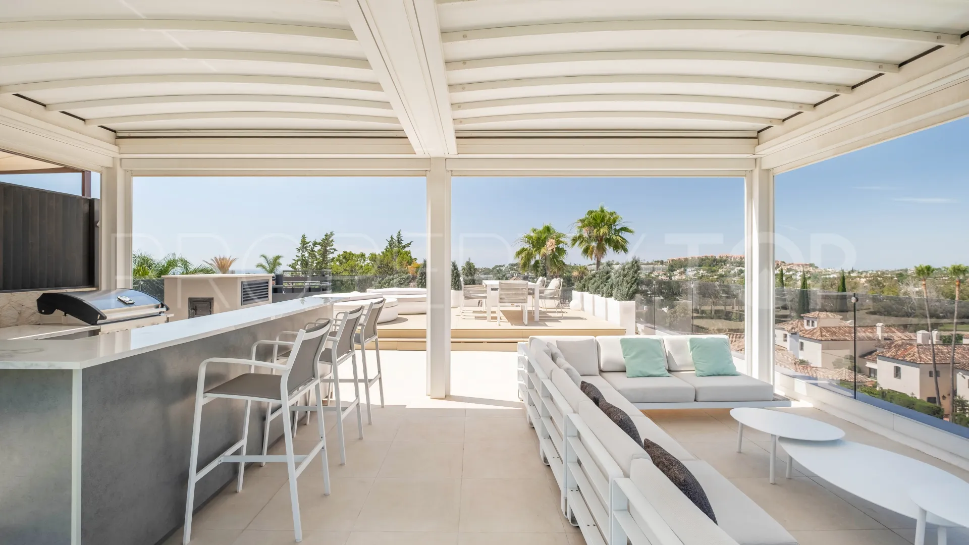 Comprar villa en Nueva Andalucia de 5 dormitorios