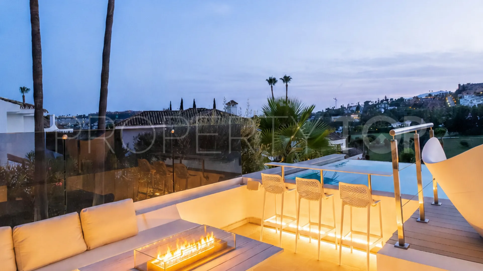 Comprar villa en Nueva Andalucia de 5 dormitorios