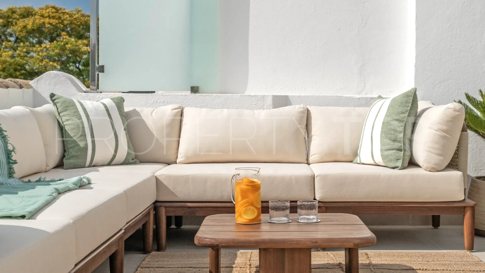 For sale La Quinta 3 bedrooms town house