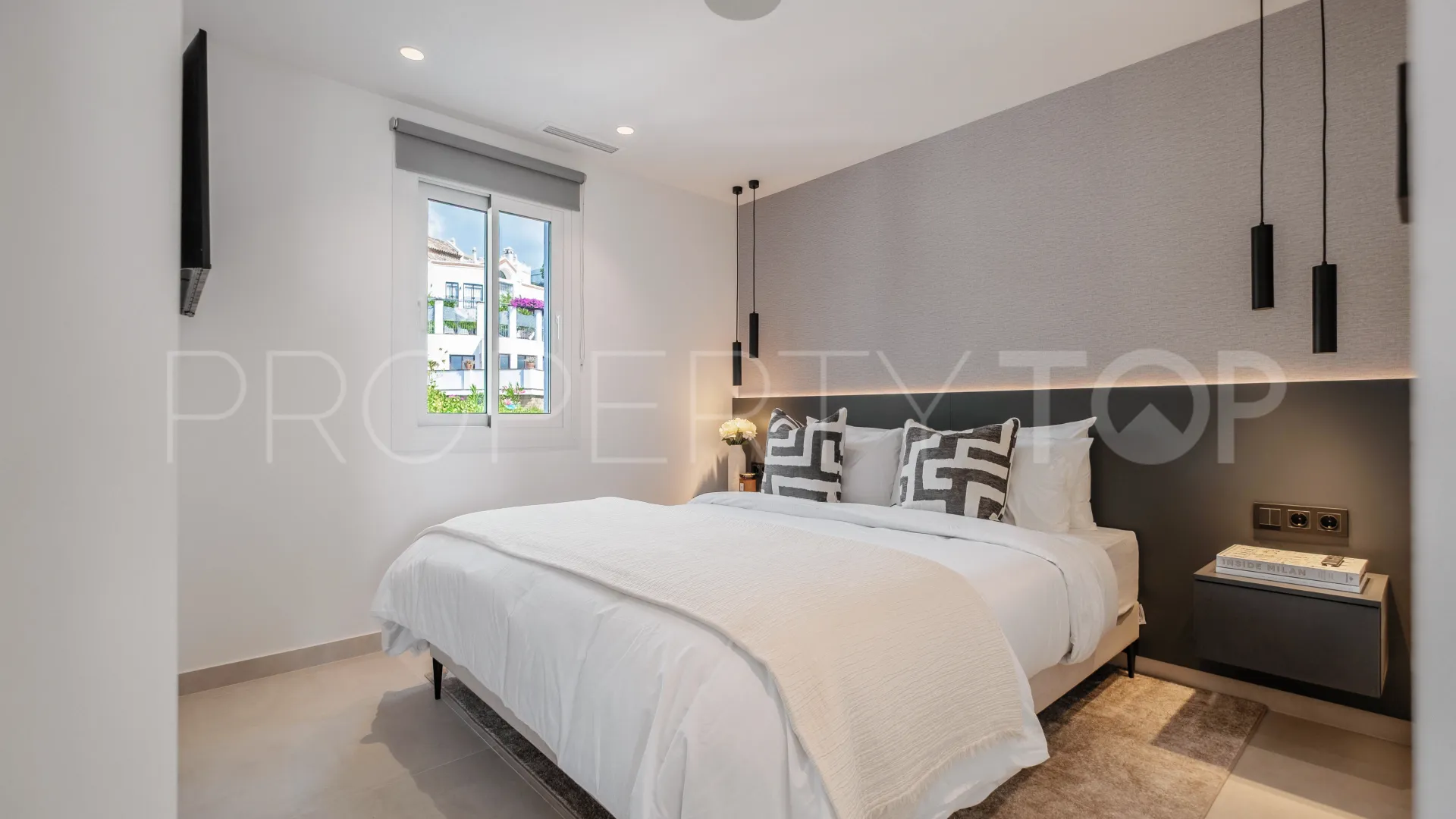 For sale La Quinta 3 bedrooms town house