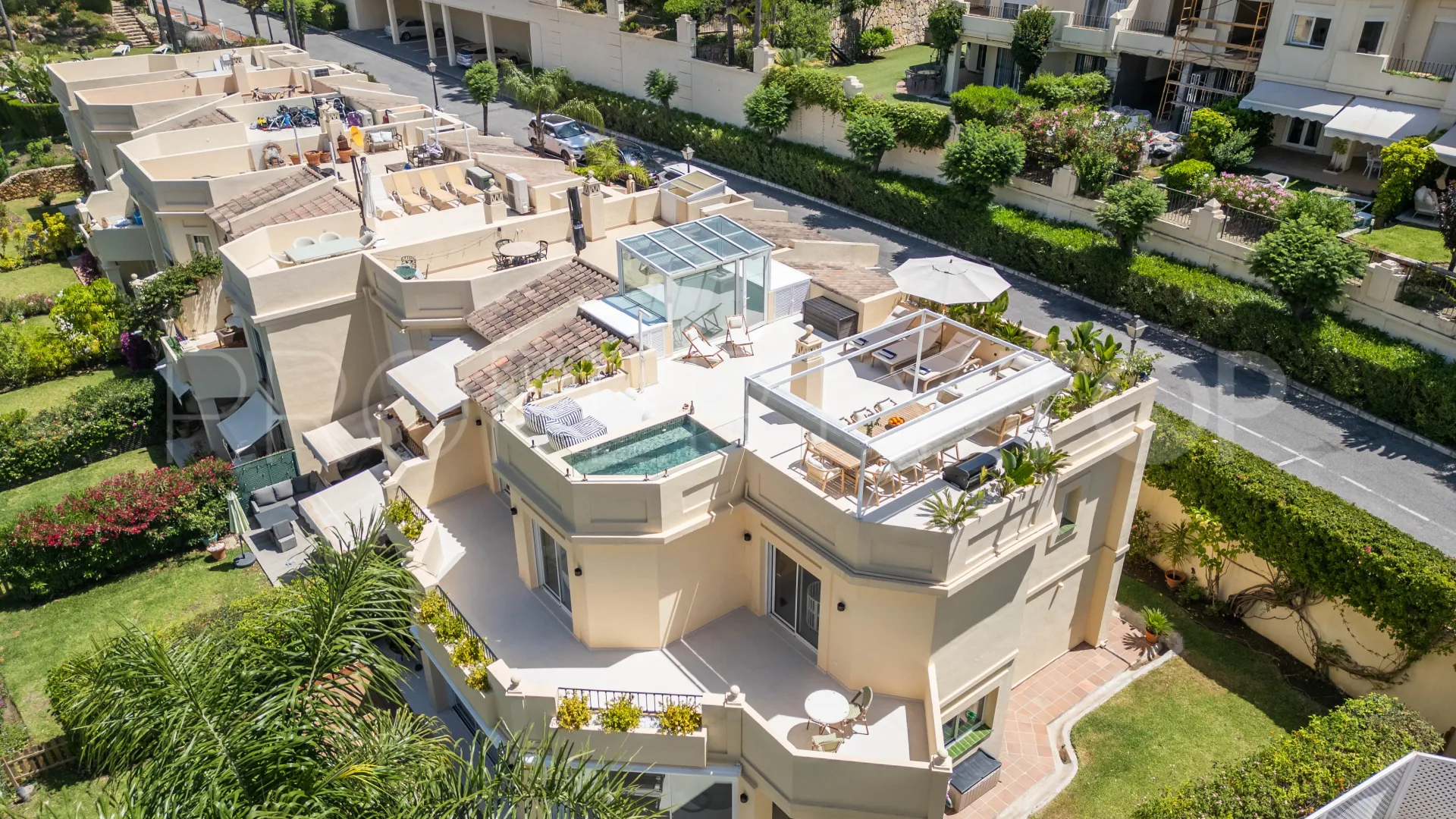 Villa pareada a la venta en La Quinta con 4 dormitorios