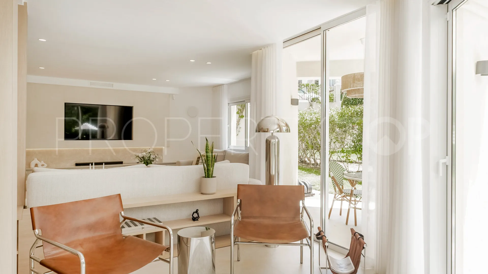 Villa pareada a la venta en La Quinta con 4 dormitorios
