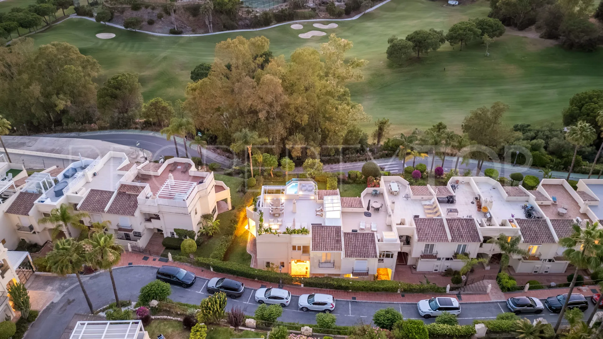 Villa pareada a la venta en La Quinta con 4 dormitorios