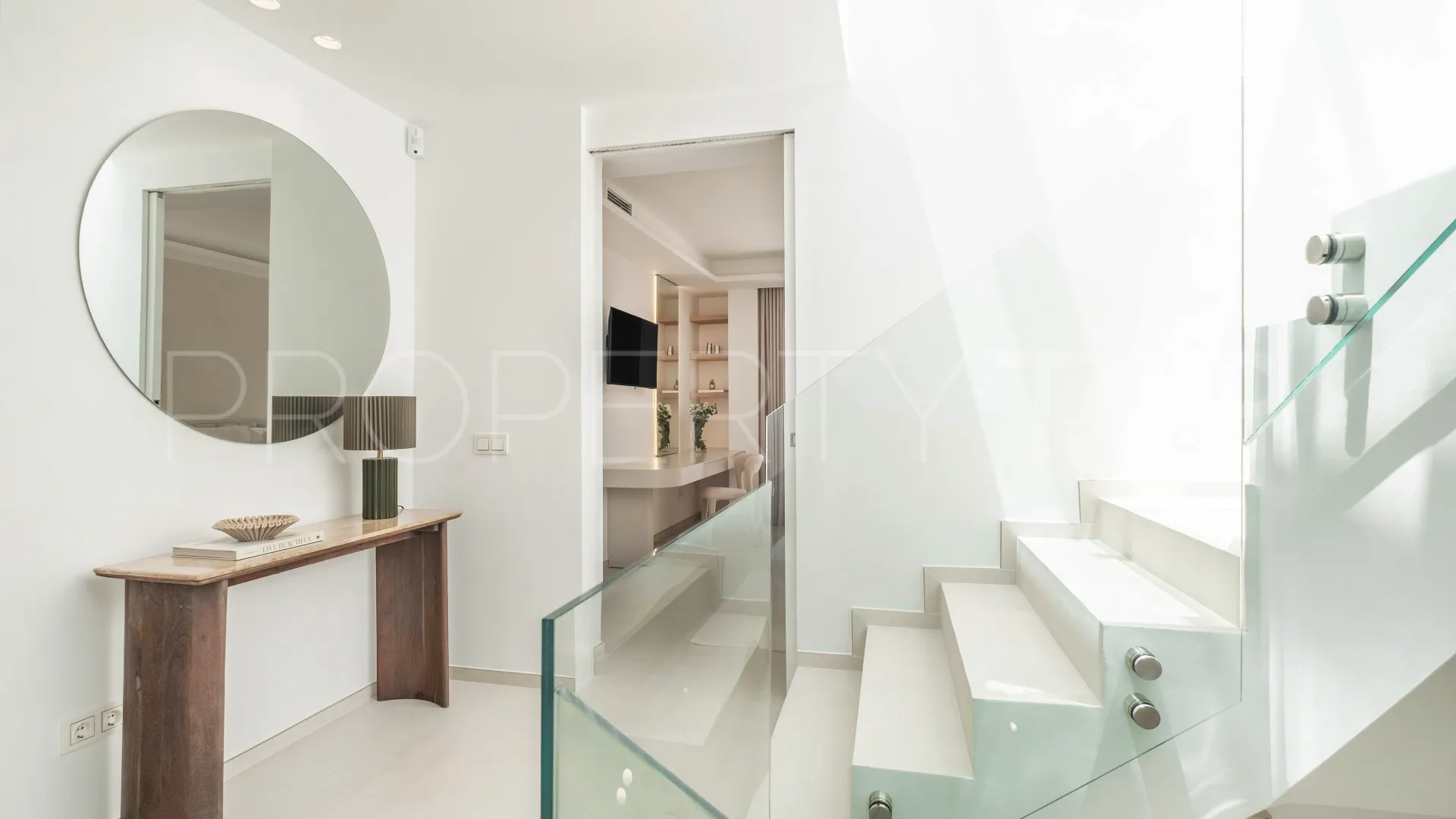 Villa pareada a la venta en La Quinta con 4 dormitorios