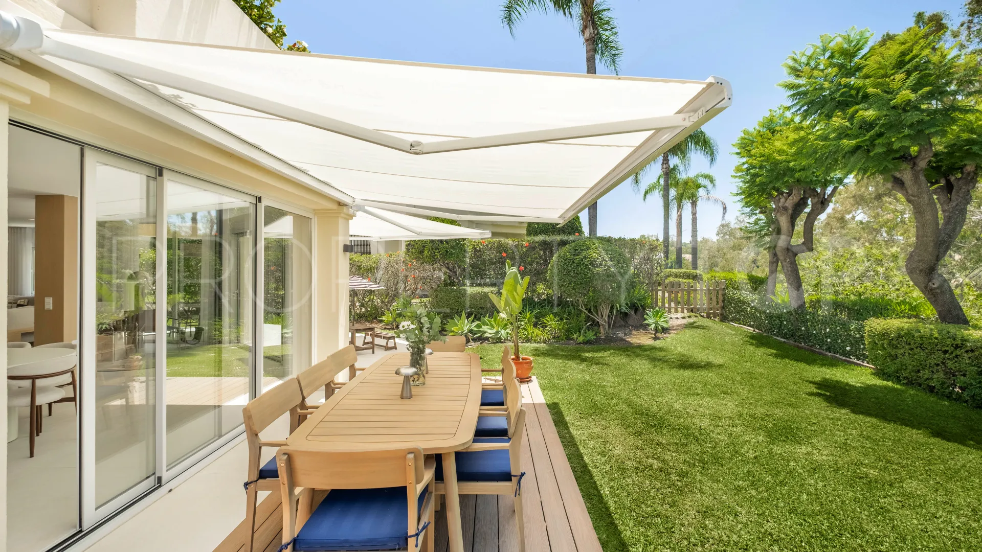 Villa pareada a la venta en La Quinta con 4 dormitorios