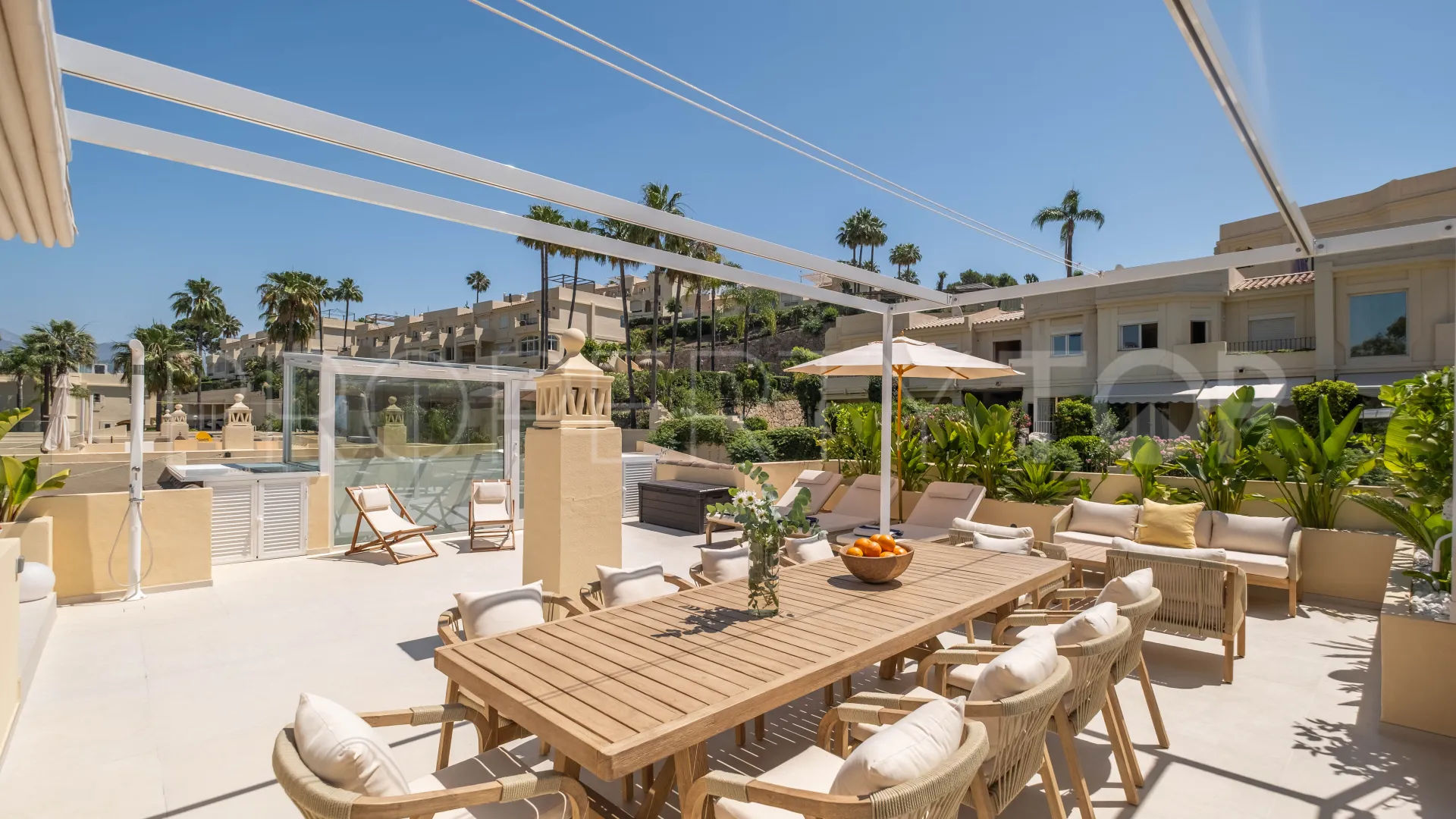 Villa pareada a la venta en La Quinta con 4 dormitorios