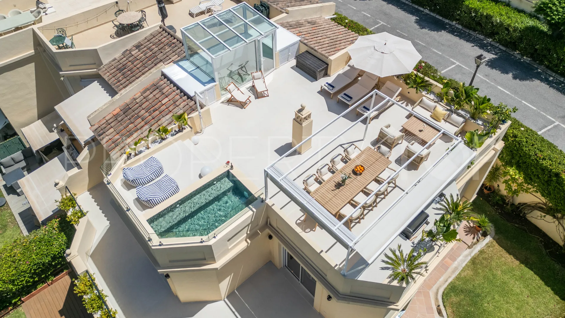 Villa pareada a la venta en La Quinta con 4 dormitorios