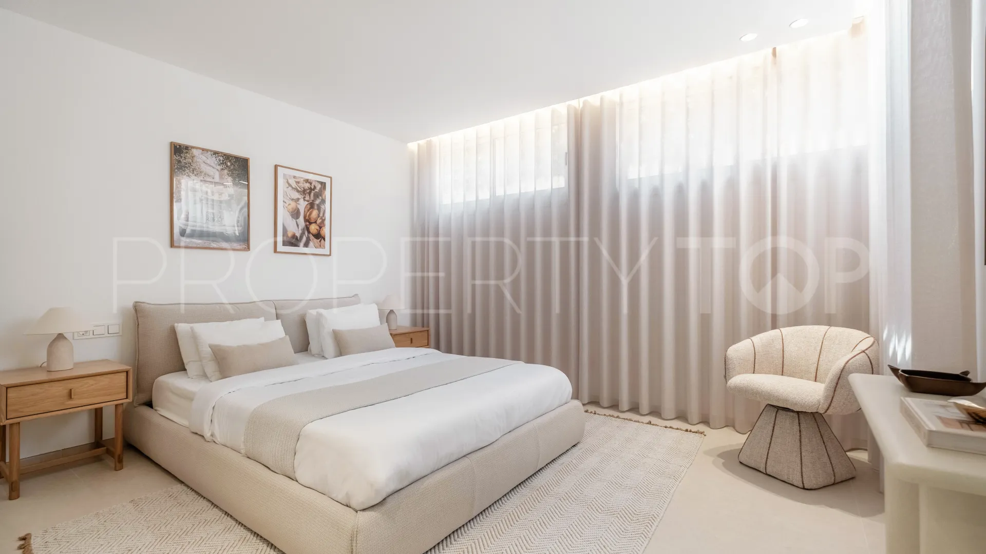 Villa pareada a la venta en La Quinta con 4 dormitorios
