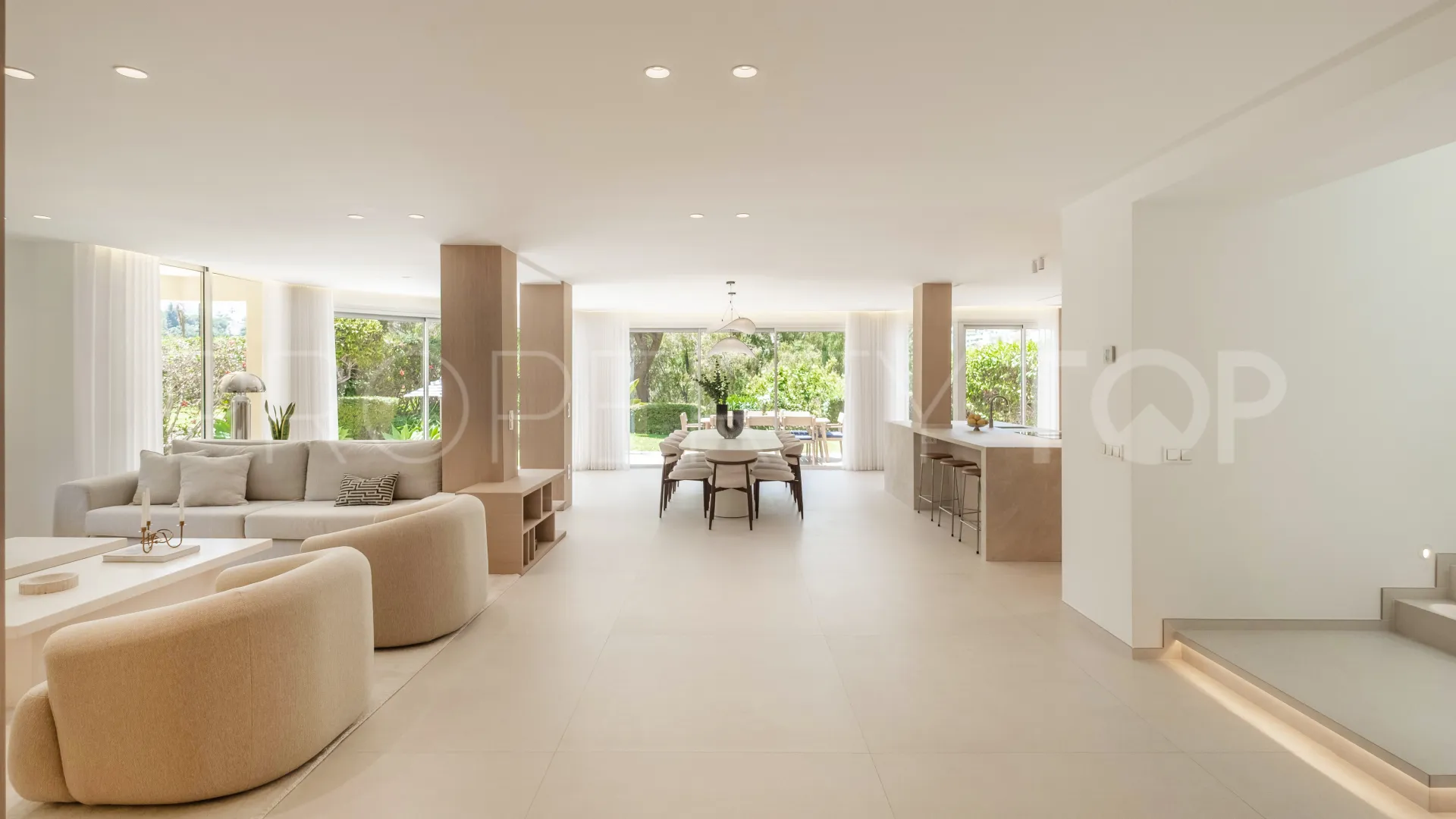 Villa pareada a la venta en La Quinta con 4 dormitorios