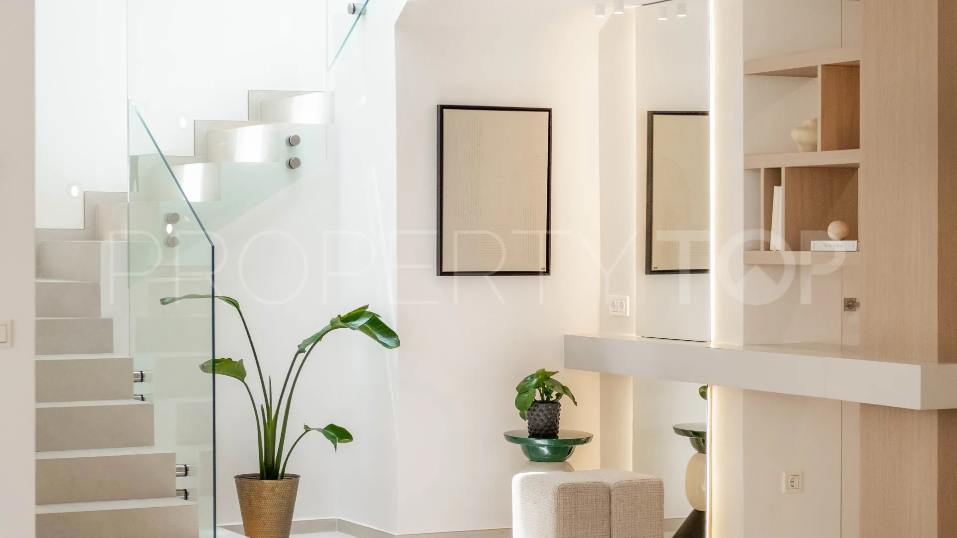 Villa pareada a la venta en La Quinta con 4 dormitorios