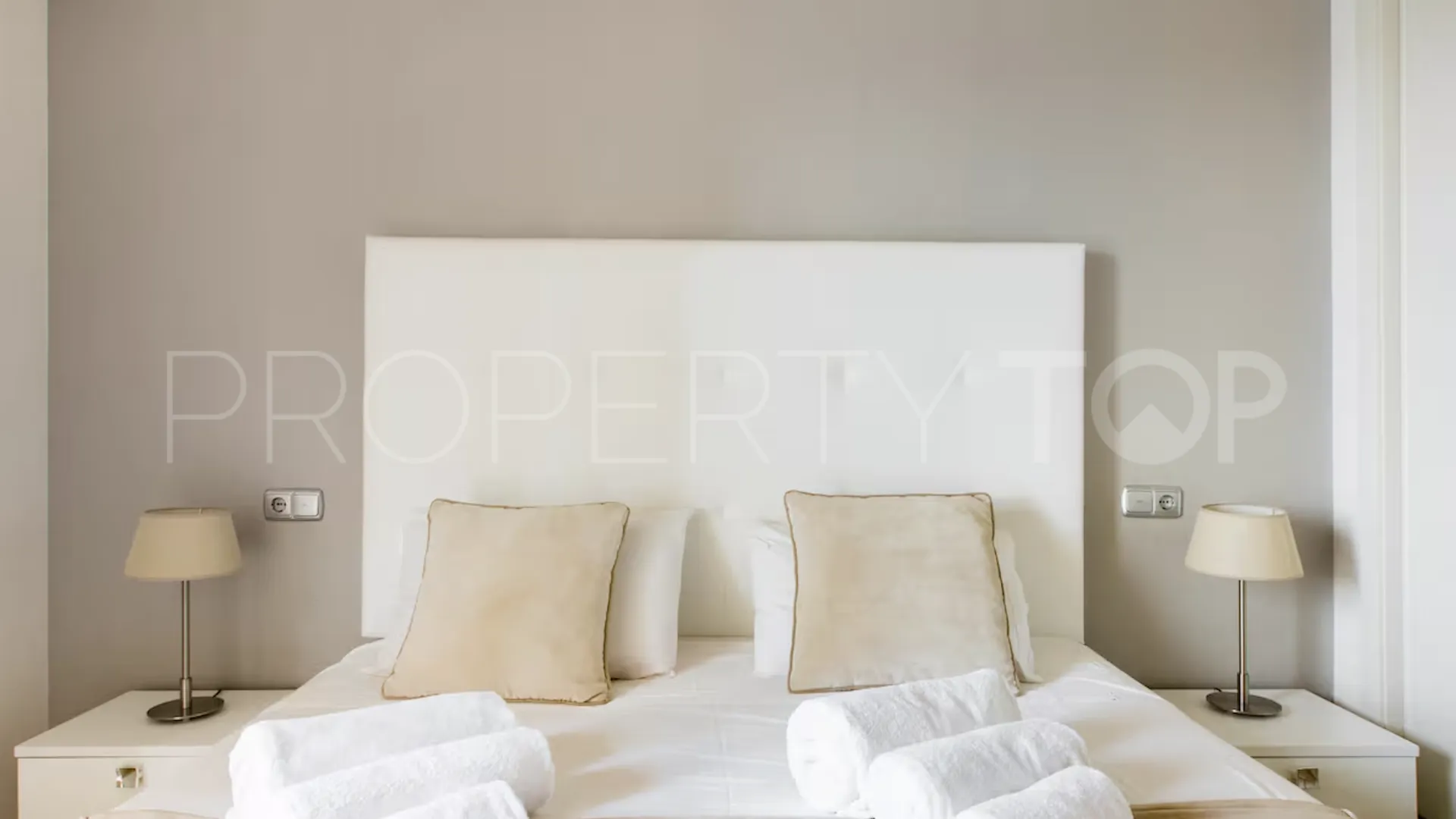 For sale Altos del Rodeo town house with 5 bedrooms