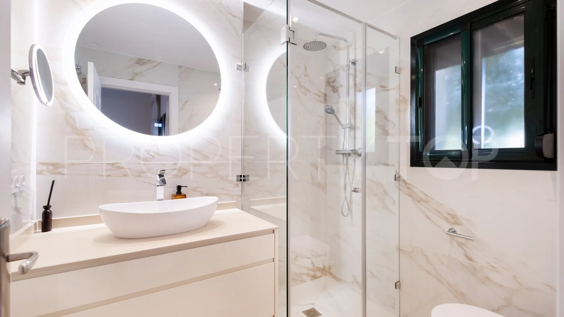 Ground floor apartment for sale in Capanes Sur with 2 bedrooms