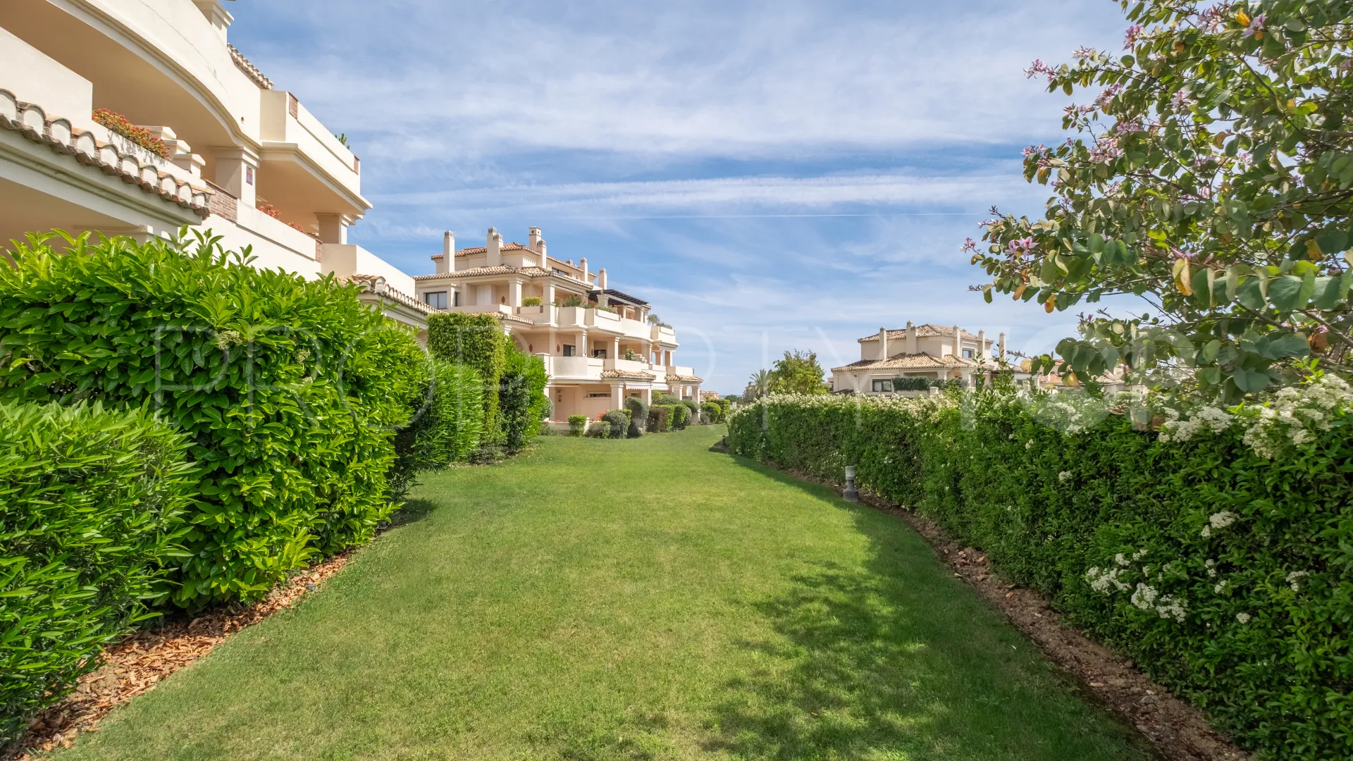 Ground floor apartment for sale in Capanes Sur with 2 bedrooms