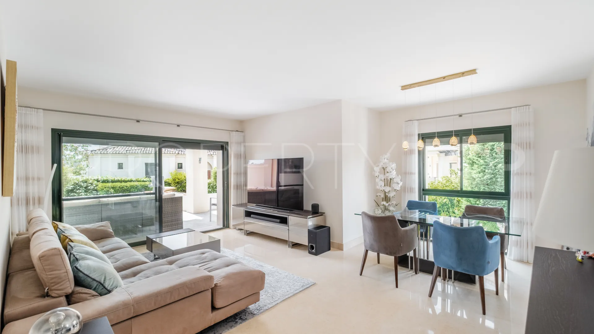 Ground floor apartment for sale in Capanes Sur with 2 bedrooms