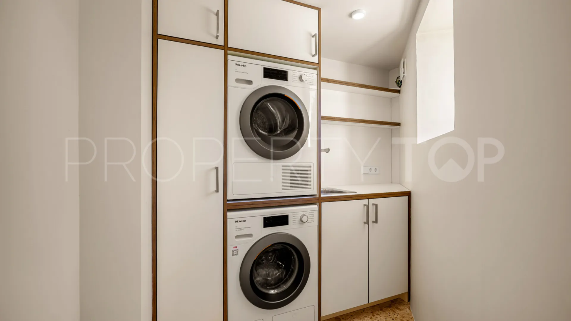 Villa de 4 dormitorios en venta en Las Brisas