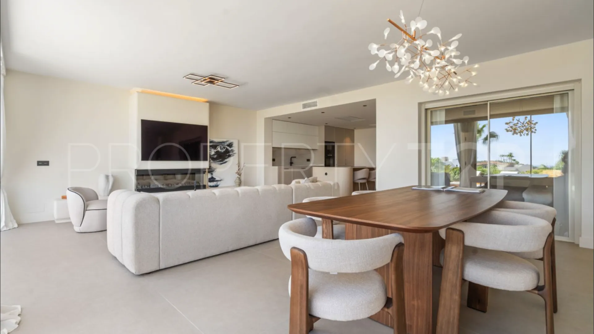 Se vende apartamento de 3 dormitorios en Nueva Andalucia
