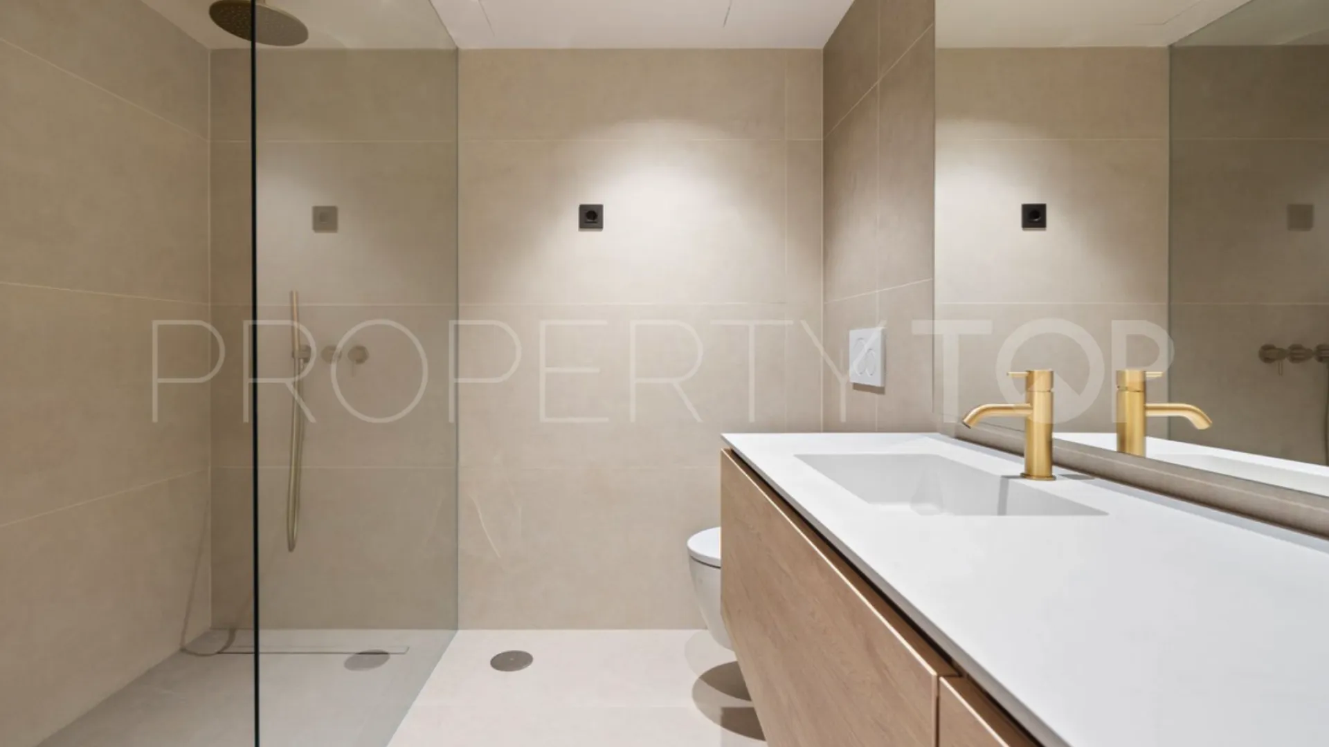Se vende apartamento de 3 dormitorios en Nueva Andalucia