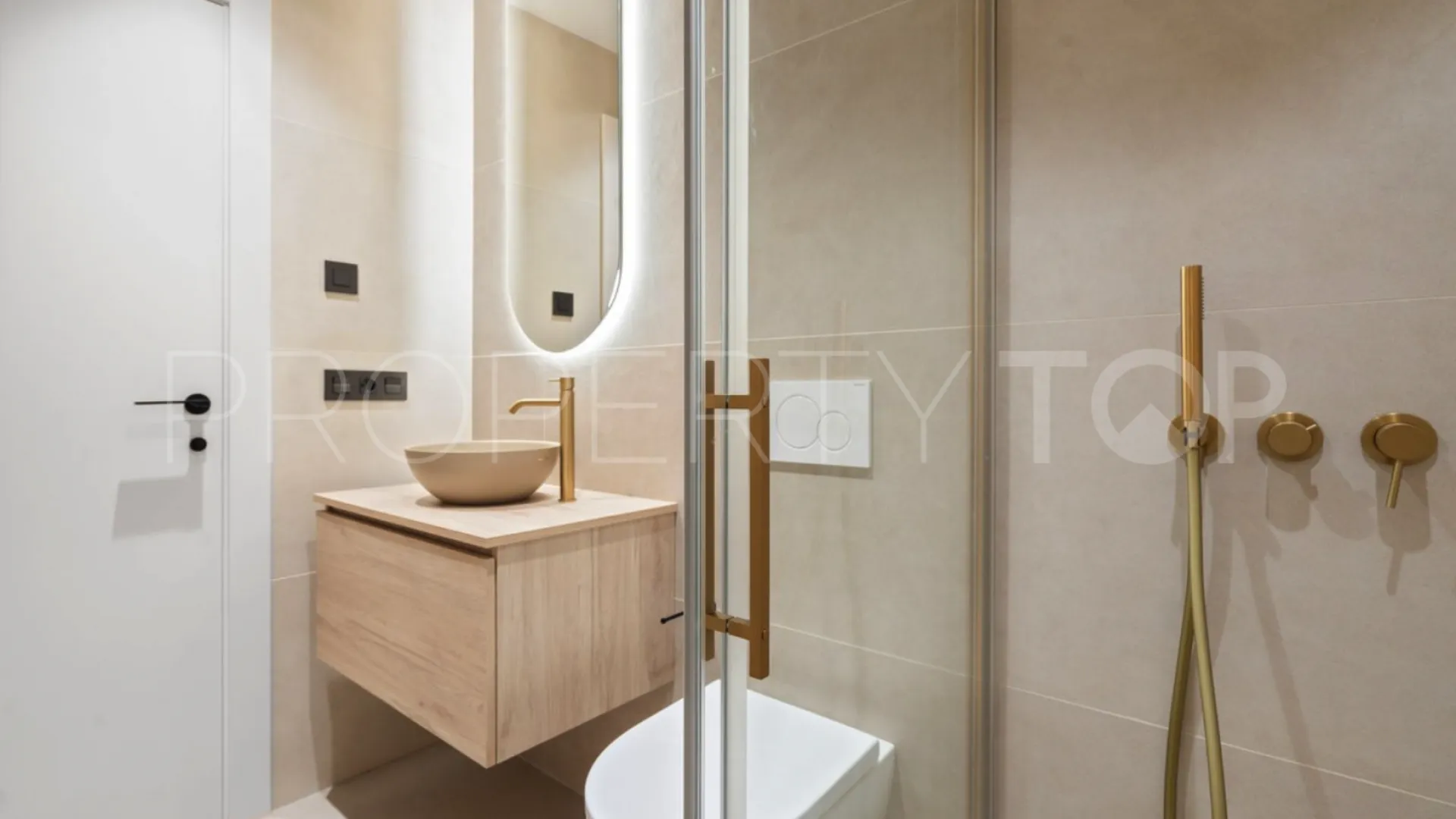 Se vende apartamento de 3 dormitorios en Nueva Andalucia