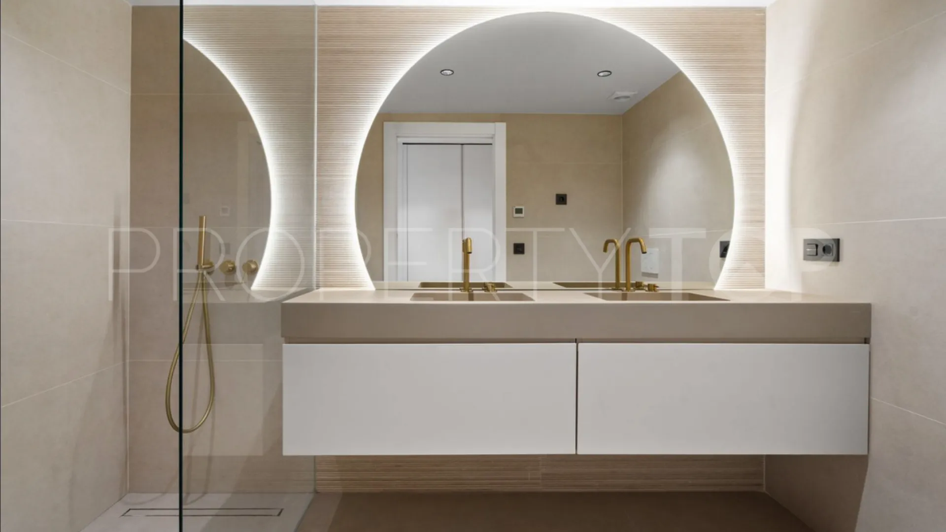 Se vende apartamento de 3 dormitorios en Nueva Andalucia