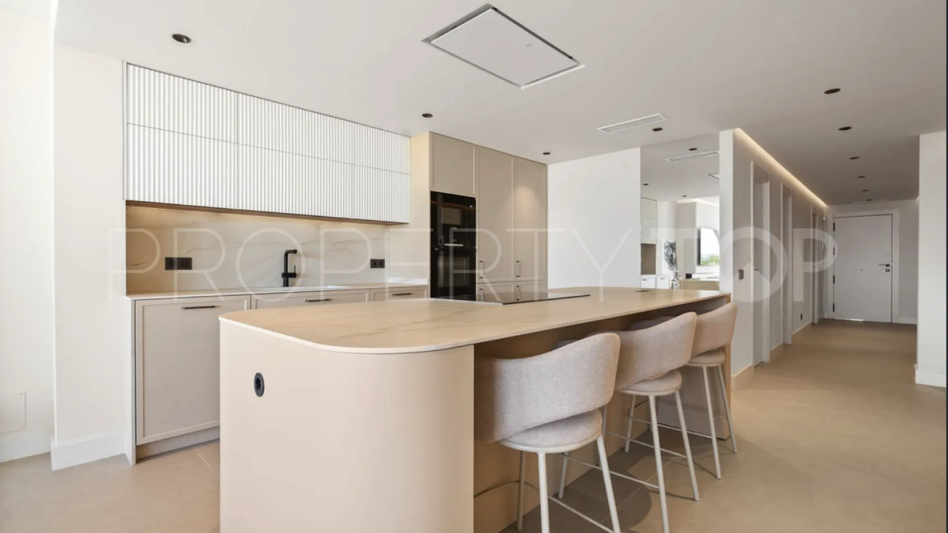 Se vende apartamento de 3 dormitorios en Nueva Andalucia