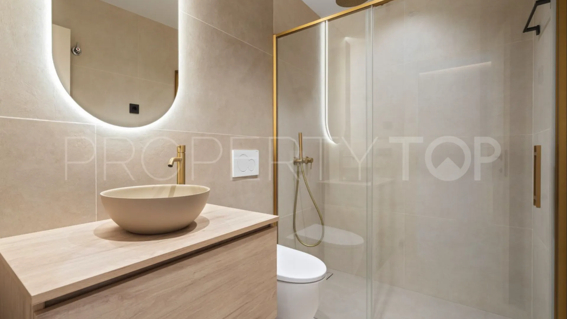 Se vende apartamento de 3 dormitorios en Nueva Andalucia
