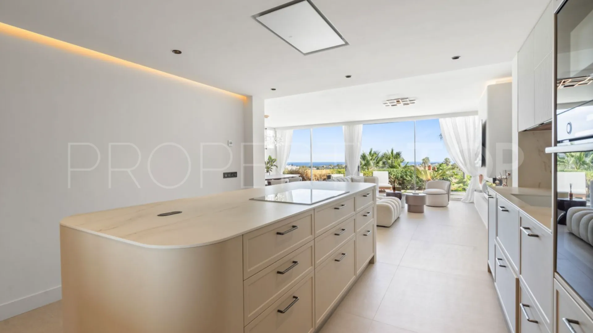 Se vende apartamento de 3 dormitorios en Nueva Andalucia