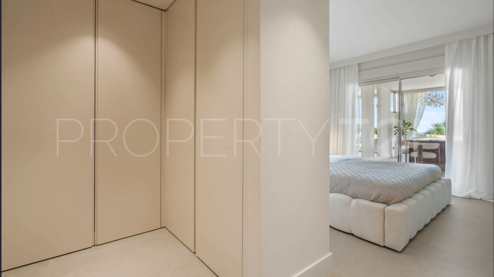 Se vende apartamento de 3 dormitorios en Nueva Andalucia