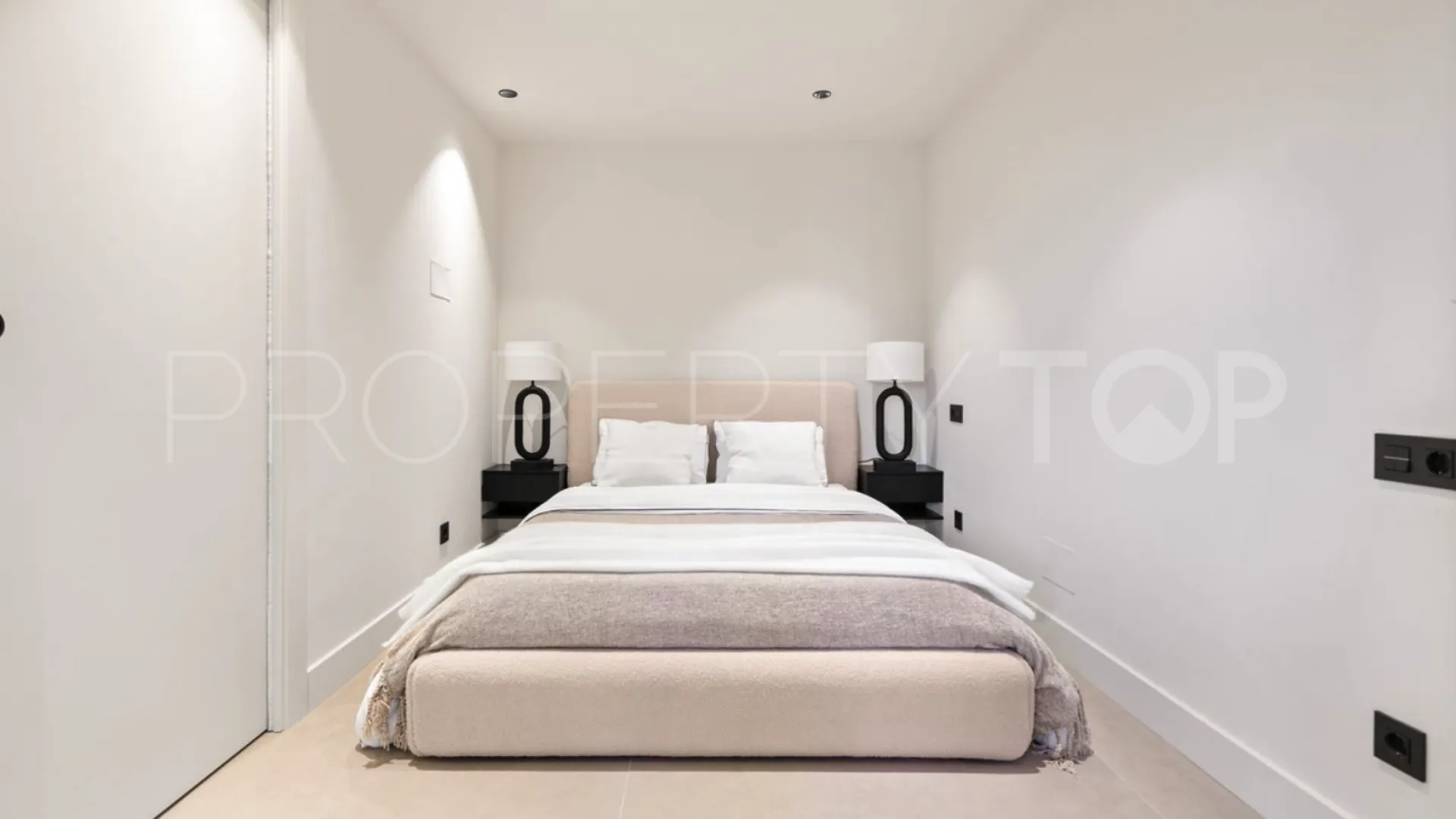 Se vende apartamento de 3 dormitorios en Nueva Andalucia