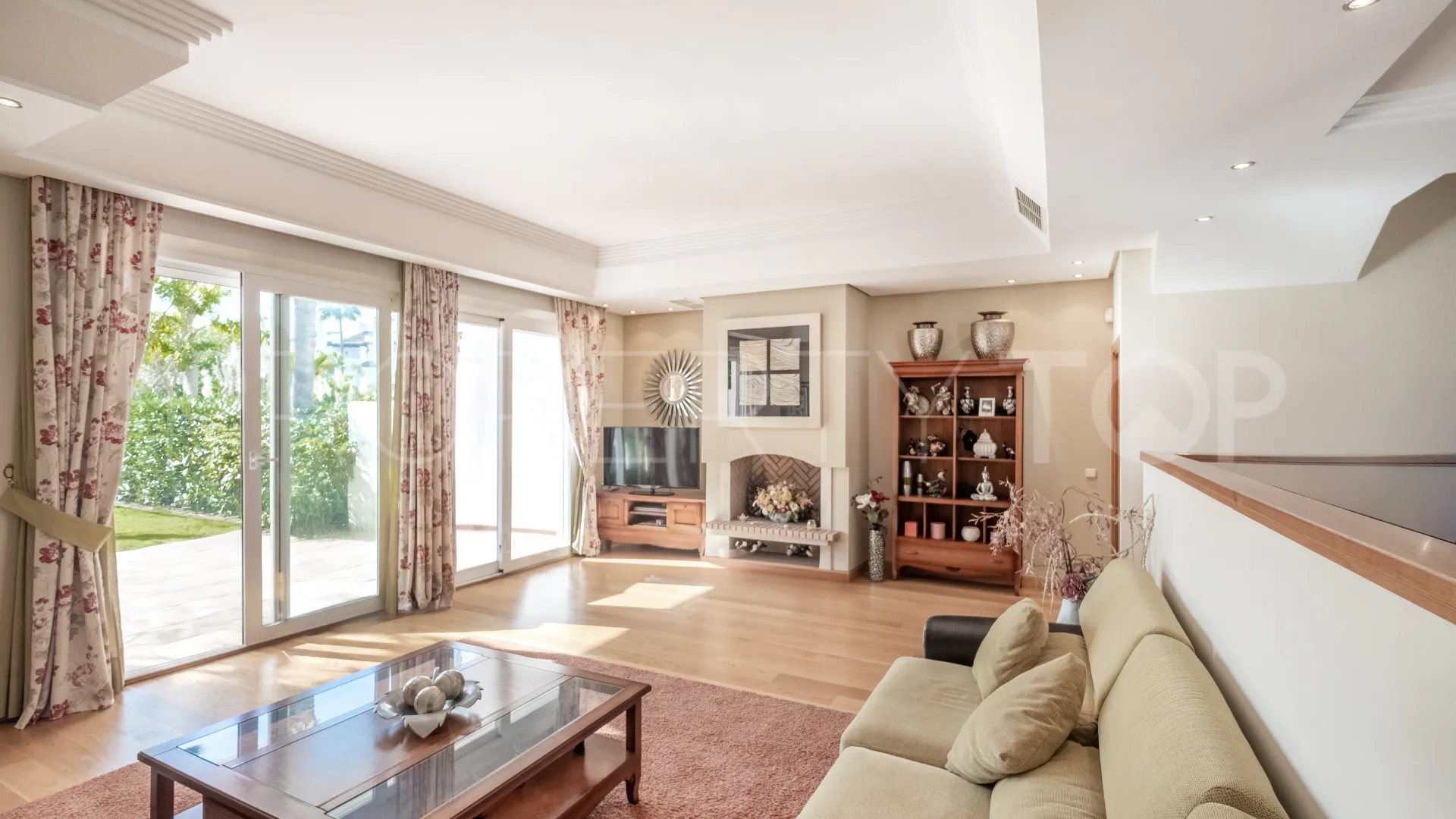 Town house for sale in Costalita with 3 bedrooms