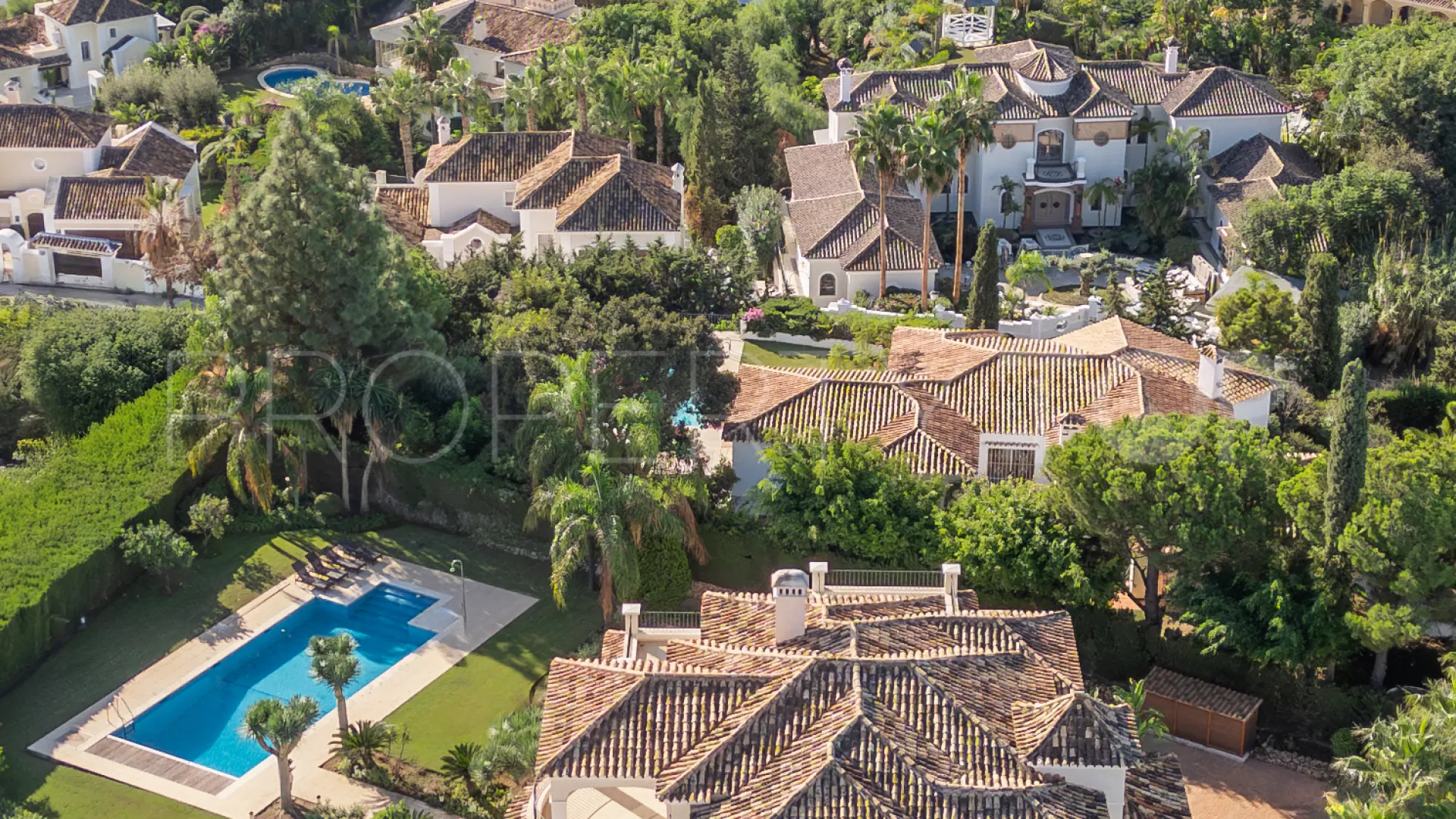 Se vende villa de 11 dormitorios en Altos del Paraiso