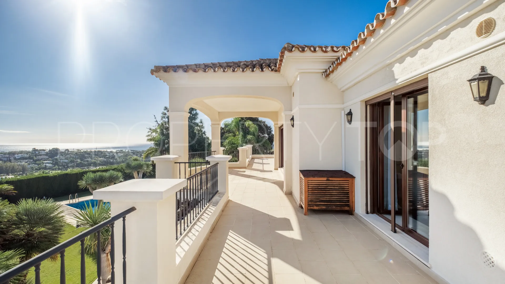 Se vende villa de 11 dormitorios en Altos del Paraiso