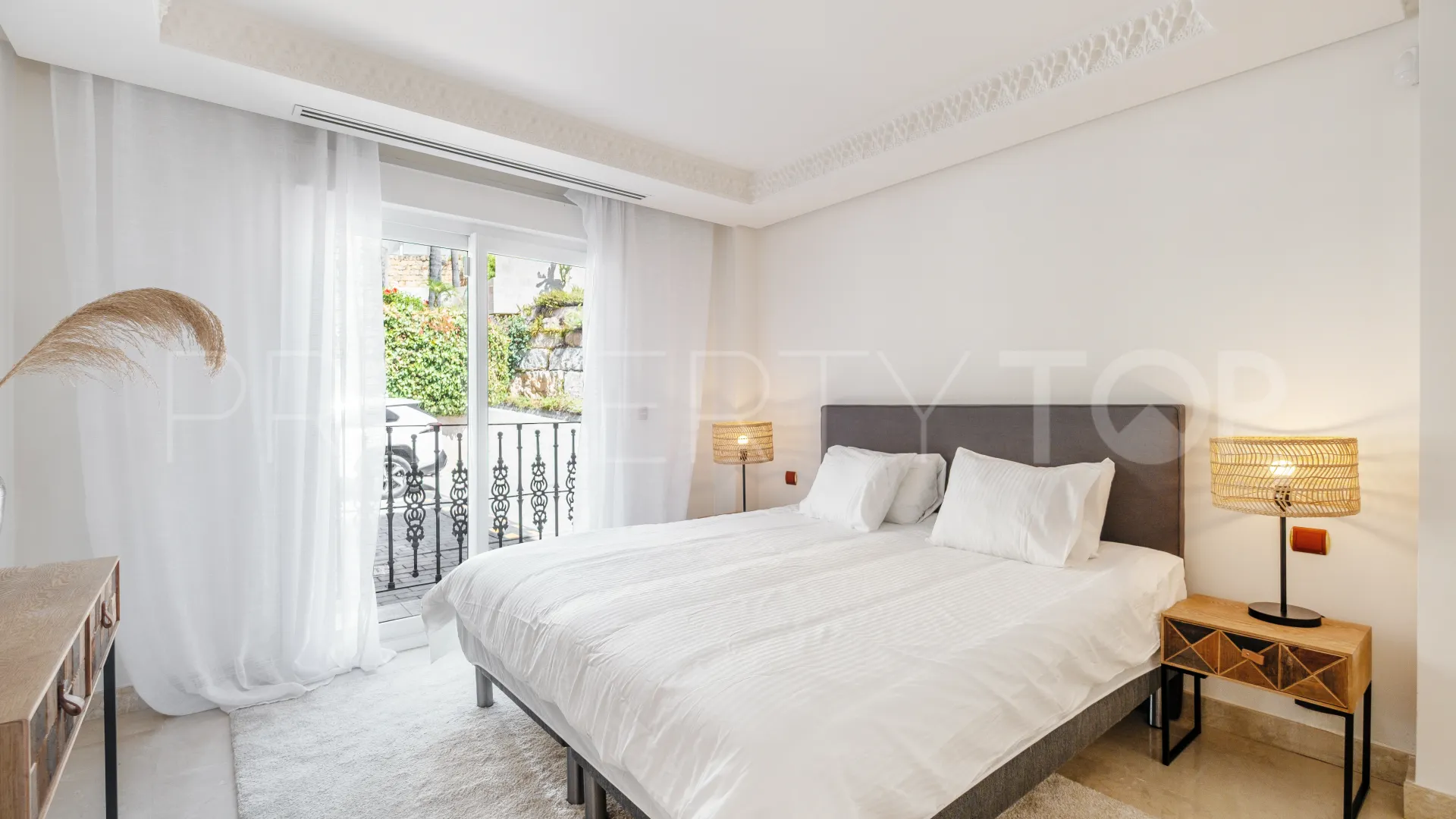 Nueva Andalucia apartment for sale