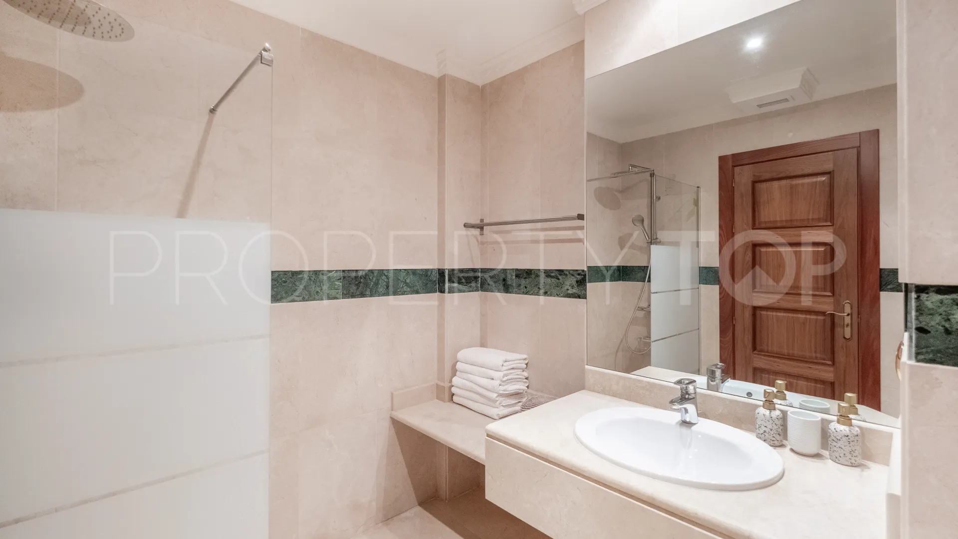 Nueva Andalucia apartment for sale