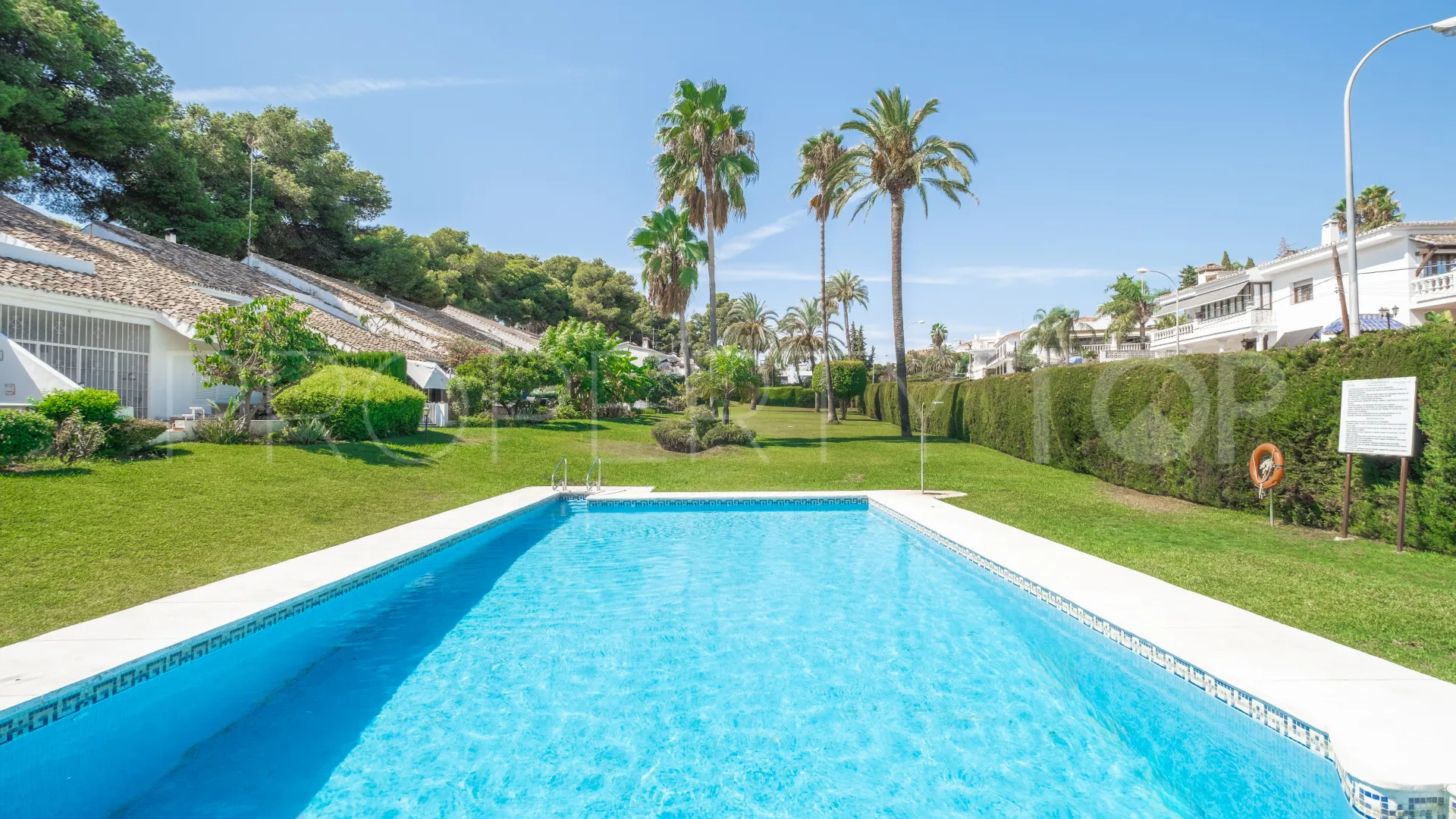 Apartamento en venta de 3 dormitorios en Nueva Andalucia