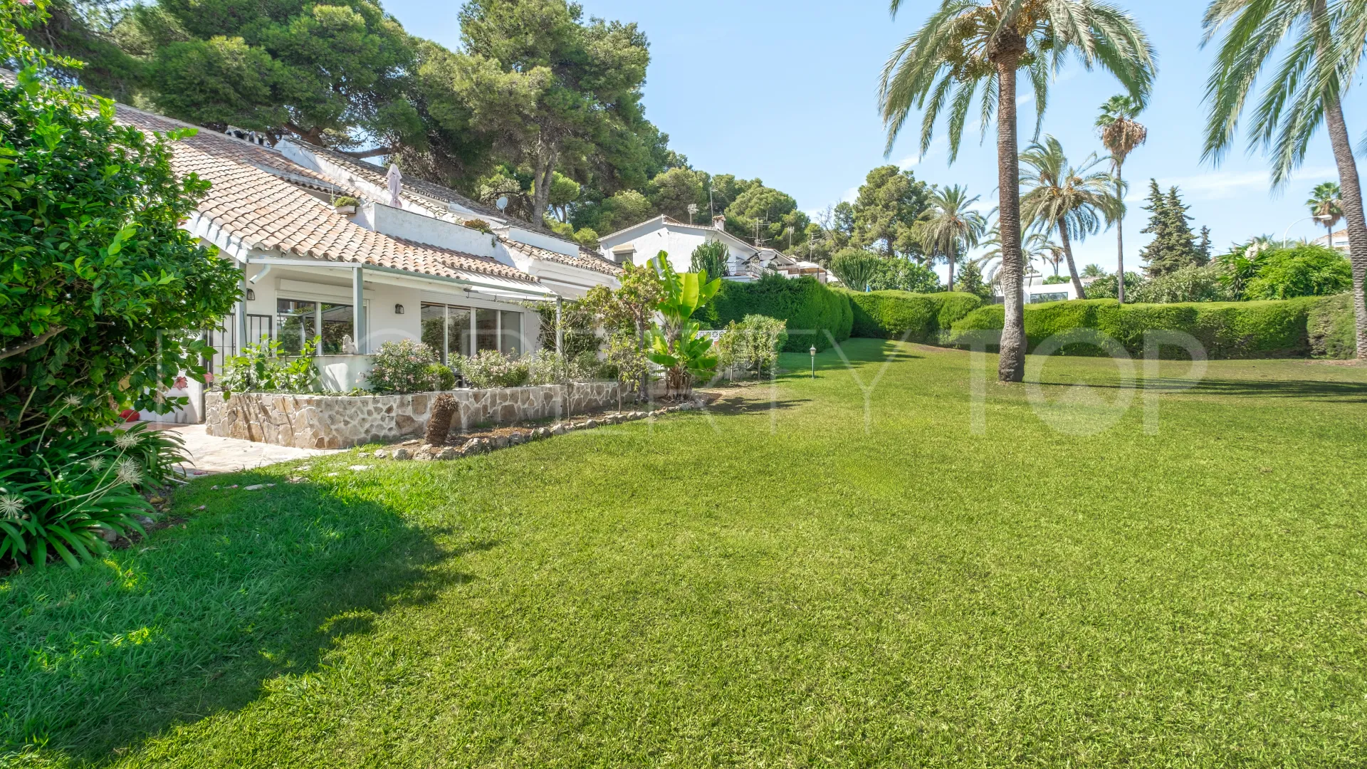 Apartamento en venta de 3 dormitorios en Nueva Andalucia
