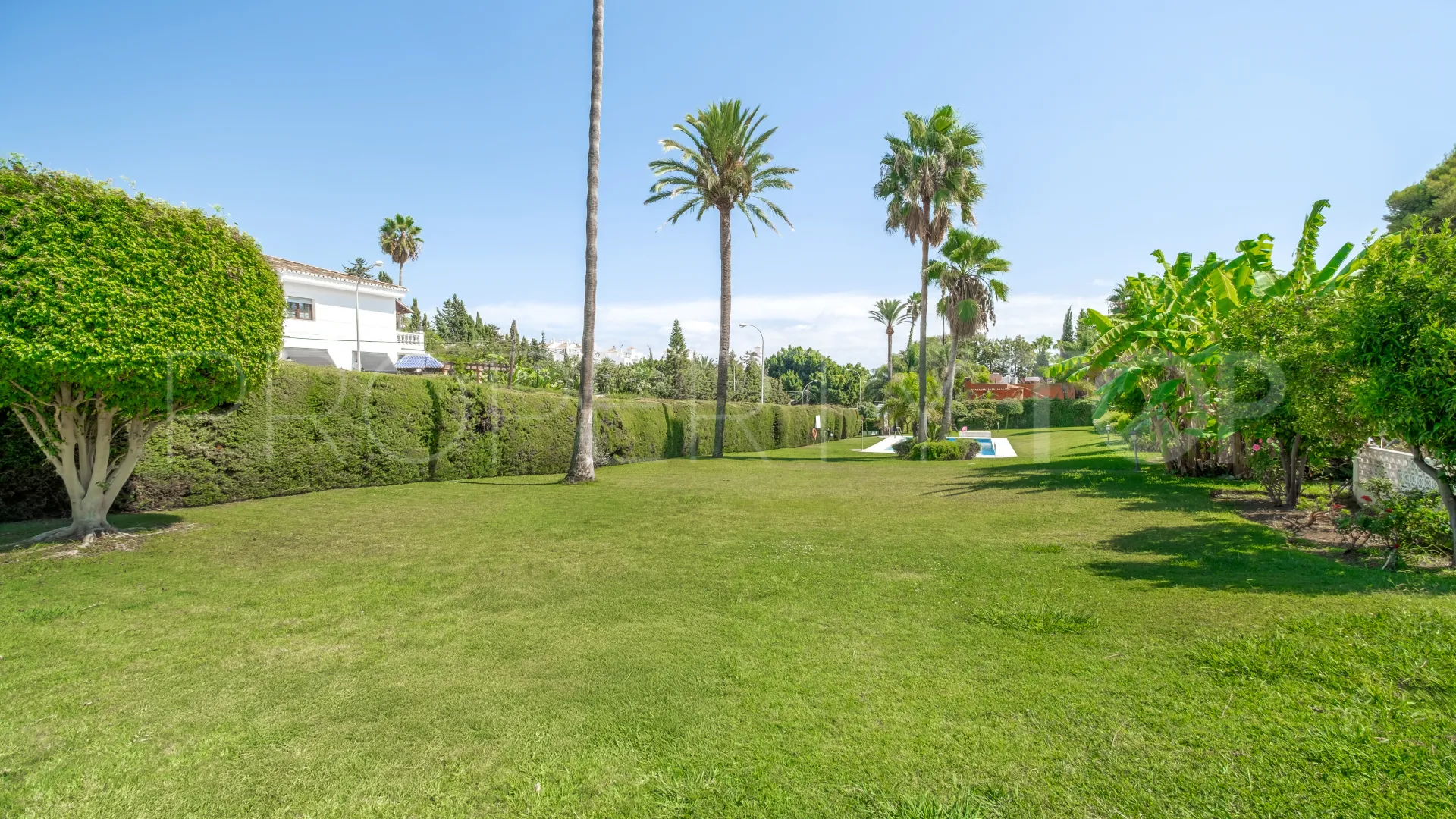 Apartamento en venta de 3 dormitorios en Nueva Andalucia