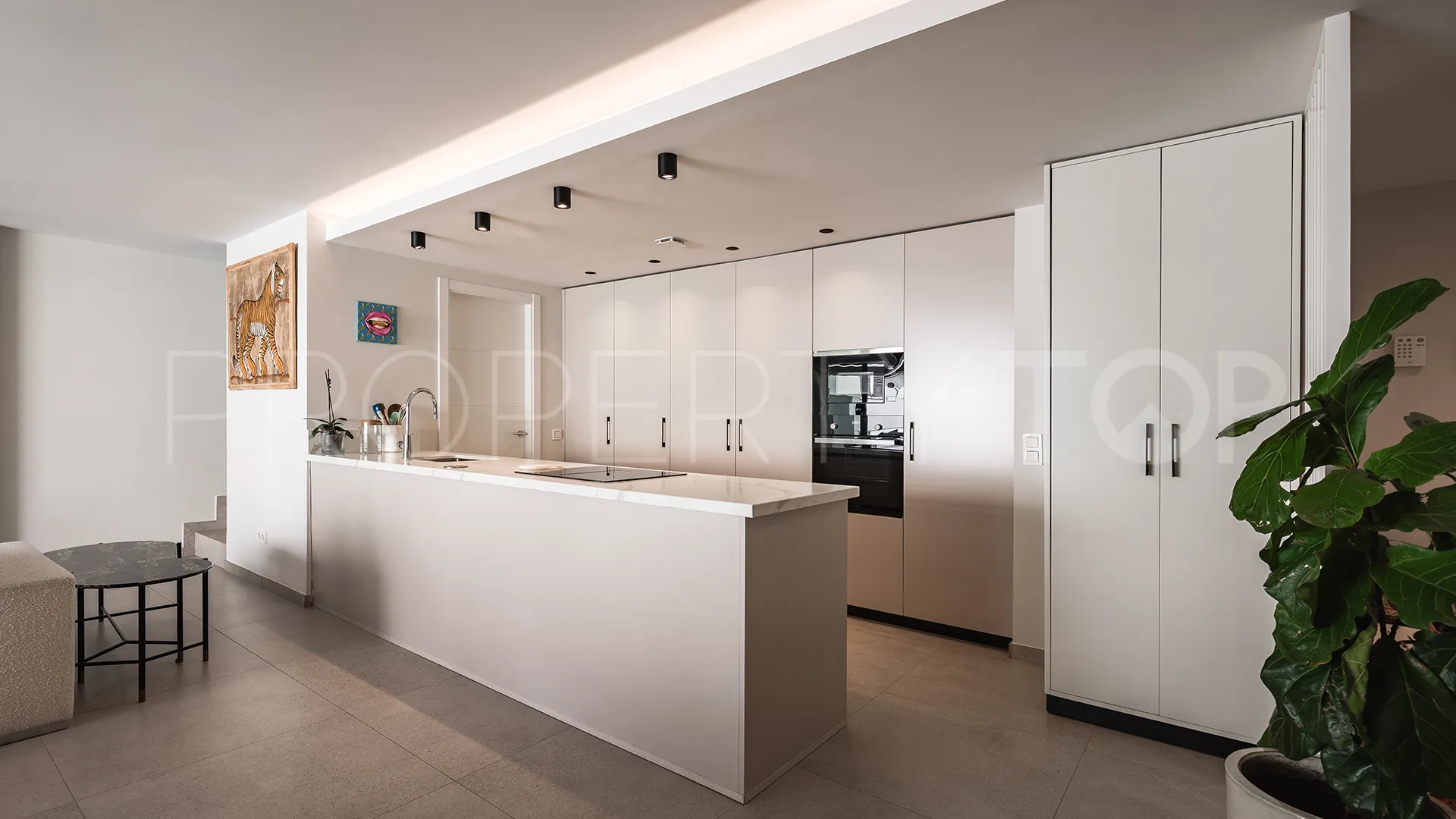 For sale San Pedro de Alcantara penthouse with 4 bedrooms