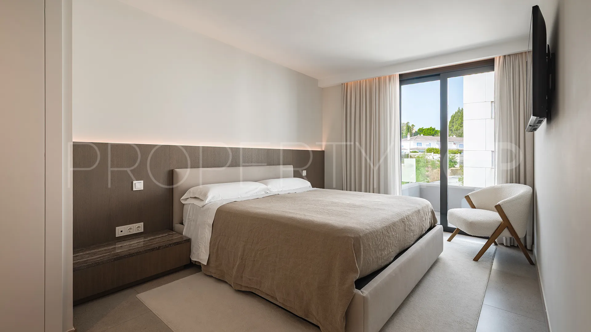 For sale San Pedro de Alcantara penthouse with 4 bedrooms