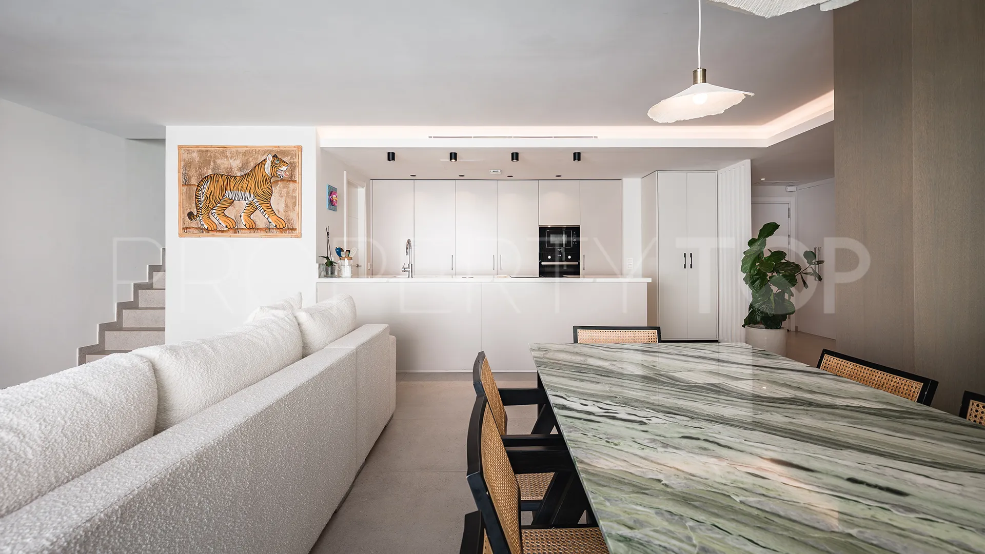For sale San Pedro de Alcantara penthouse with 4 bedrooms