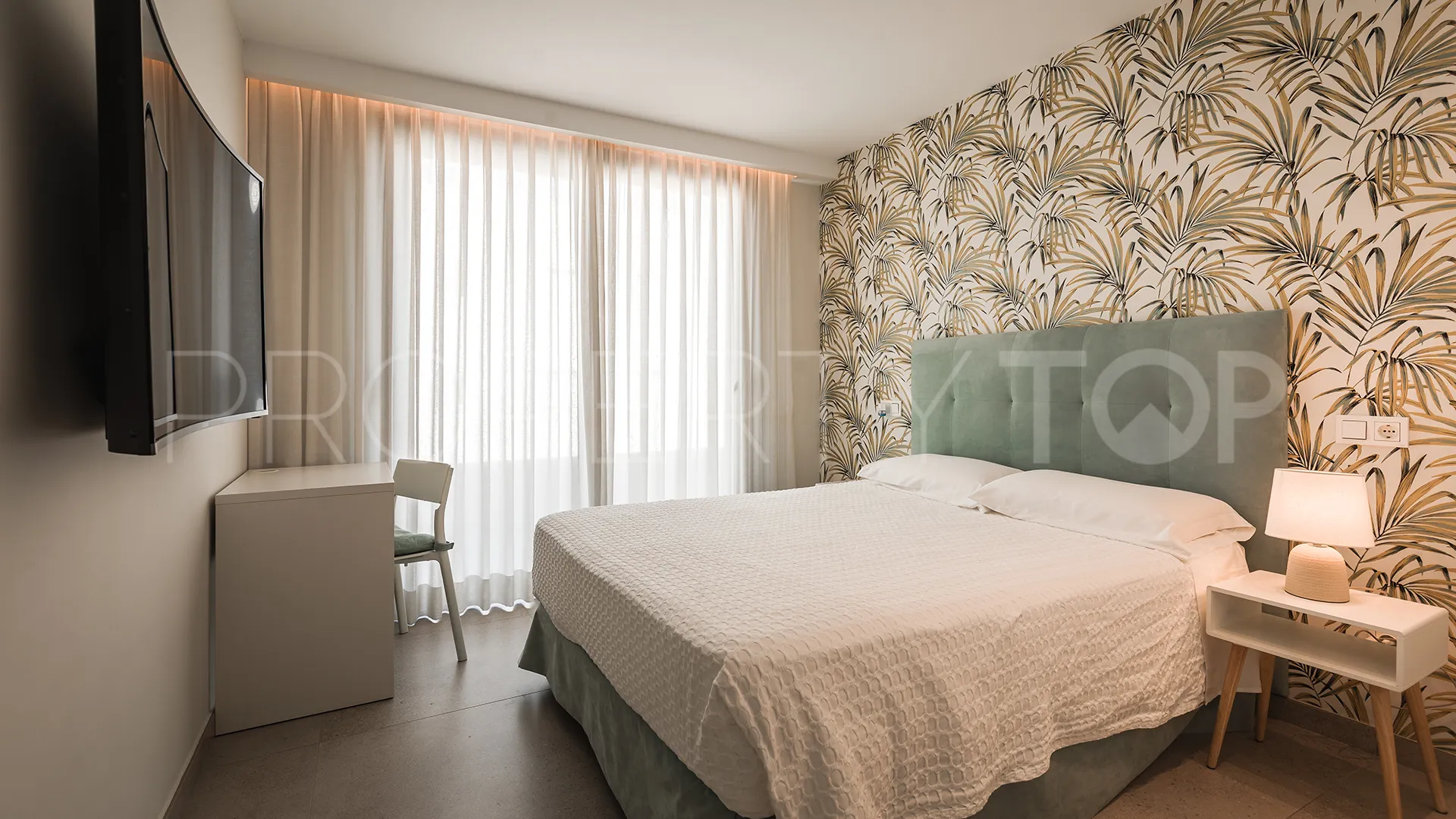 For sale San Pedro de Alcantara penthouse with 4 bedrooms
