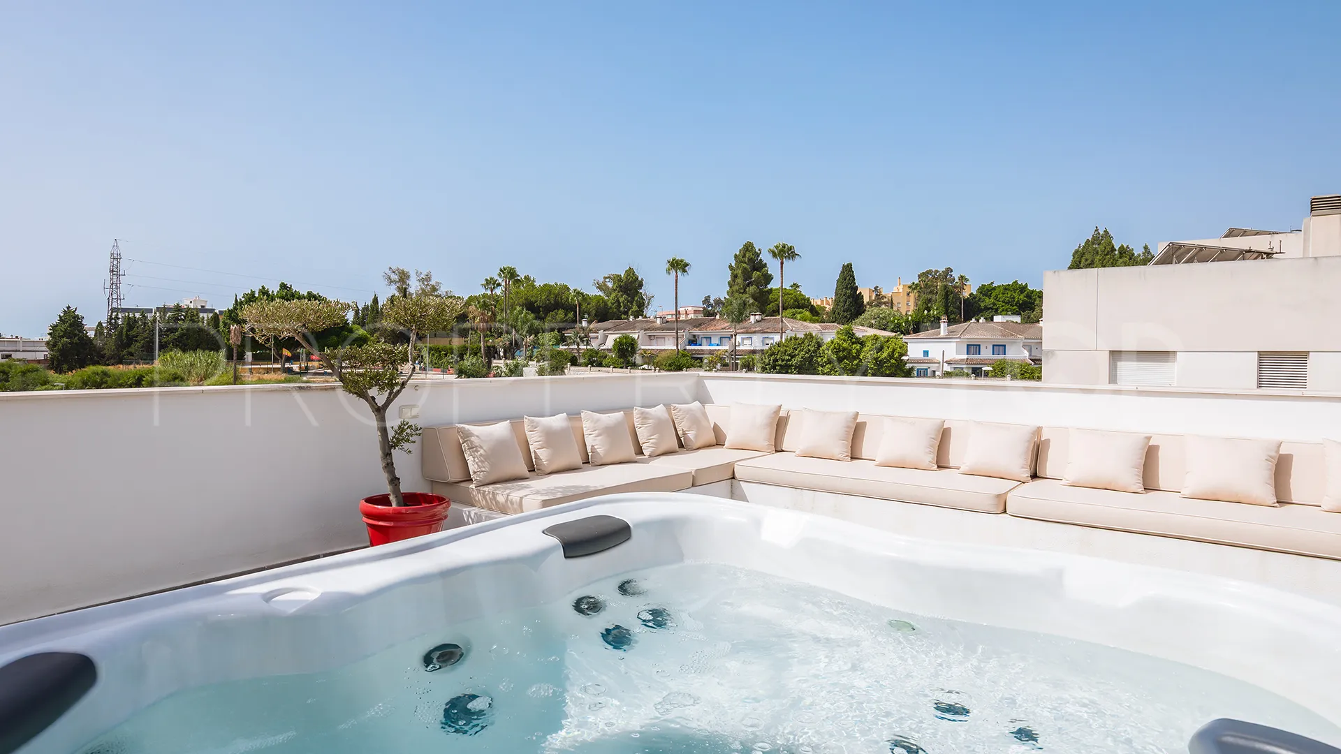 For sale San Pedro de Alcantara penthouse with 4 bedrooms