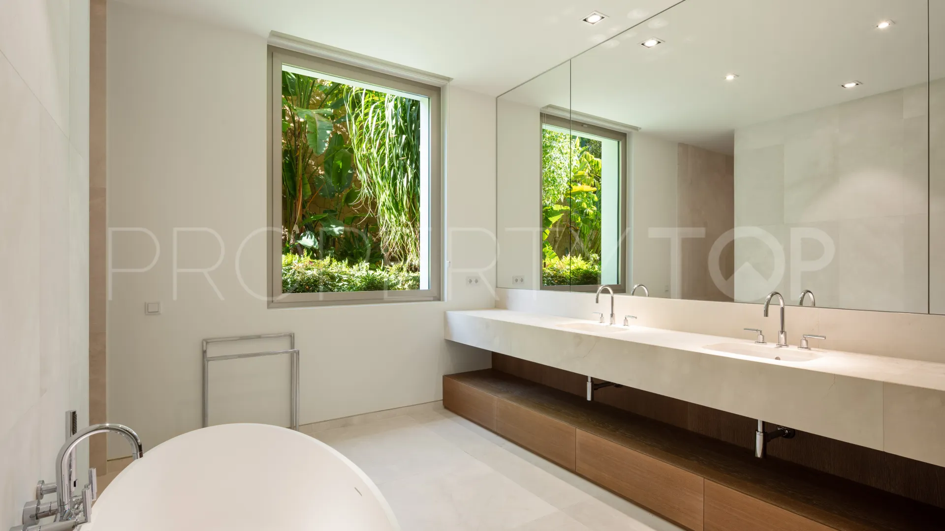Villa en venta en Finca Cortesin con 4 dormitorios