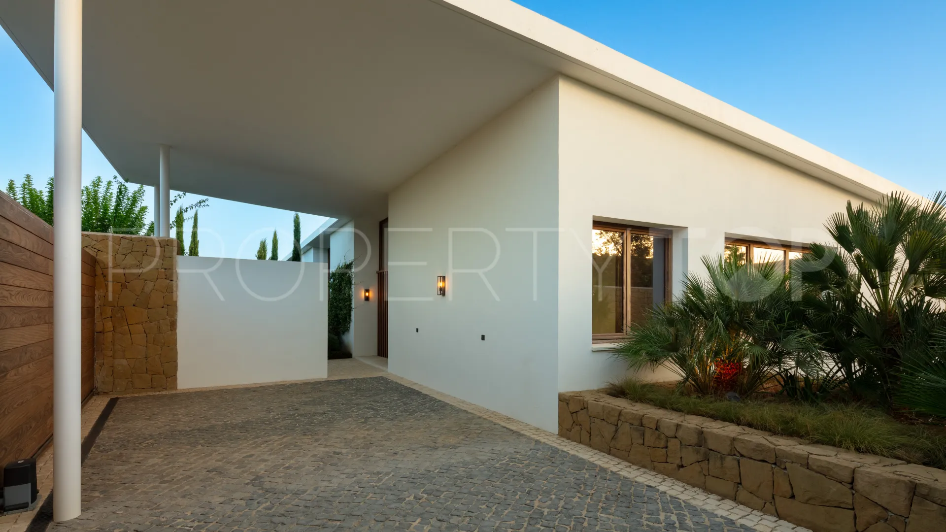 For sale villa in Finca Cortesin