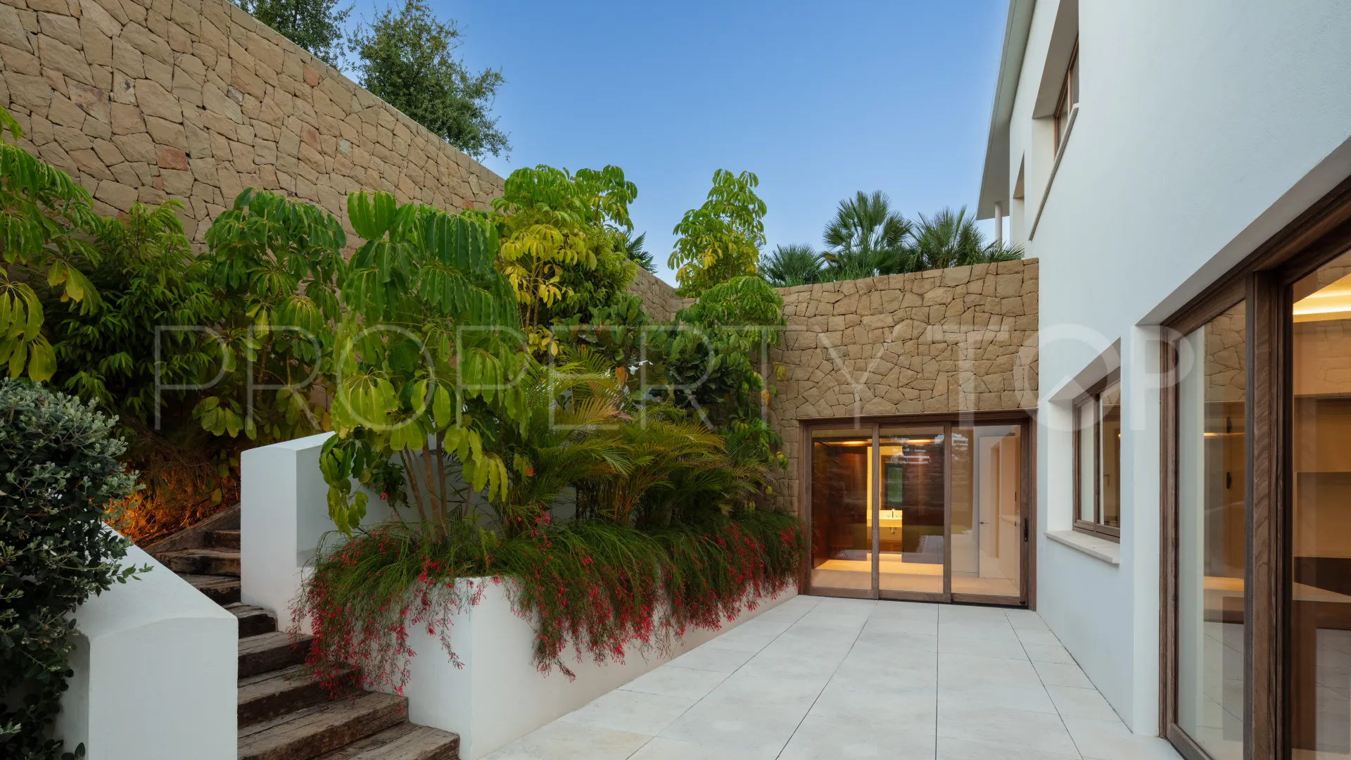 For sale villa in Finca Cortesin